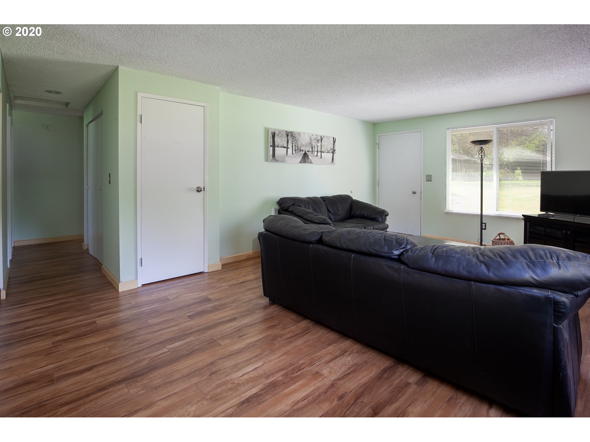 Photo #6: 20385774 Listing 