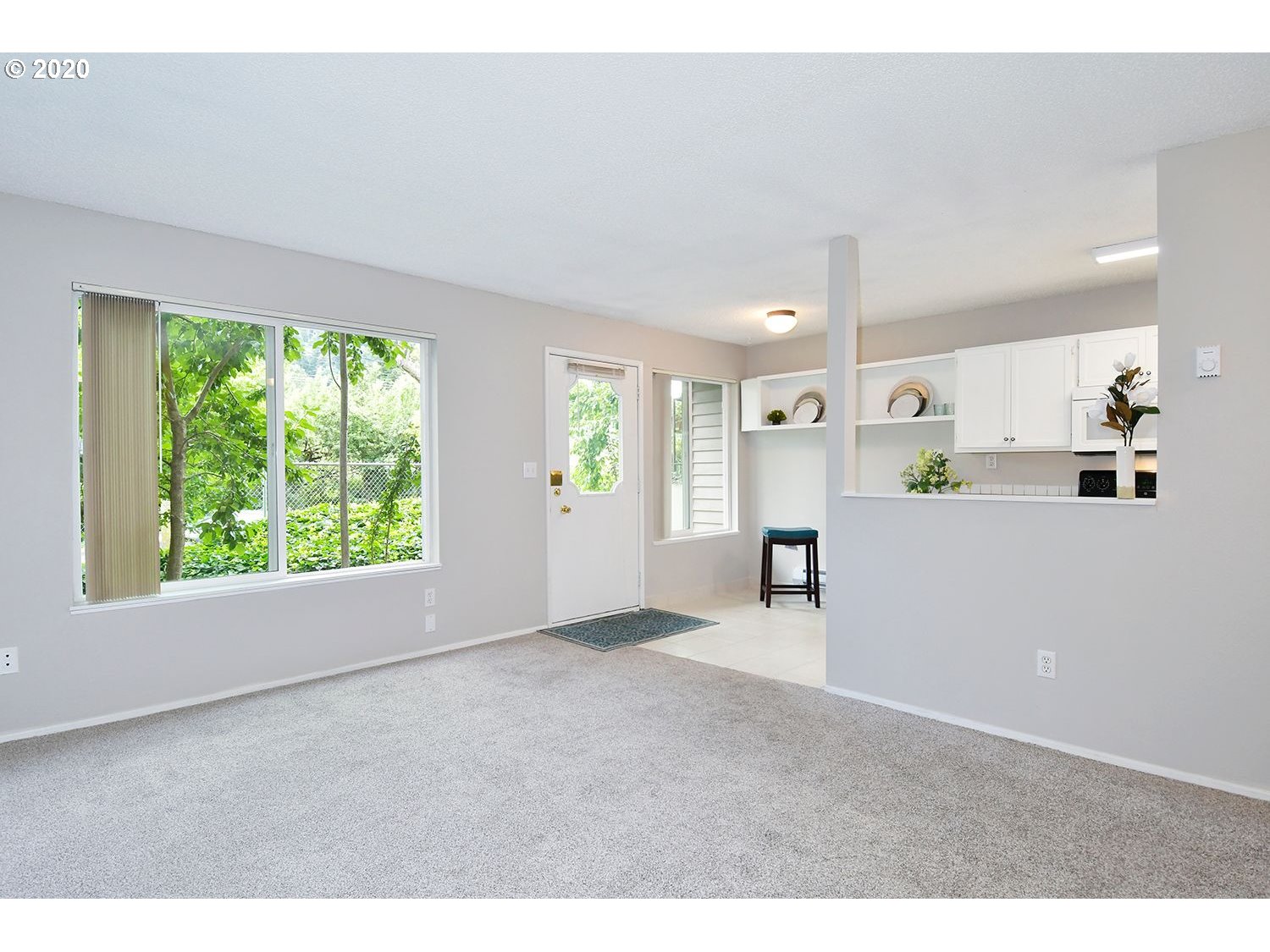 Photo #2: 20386549 Listing 