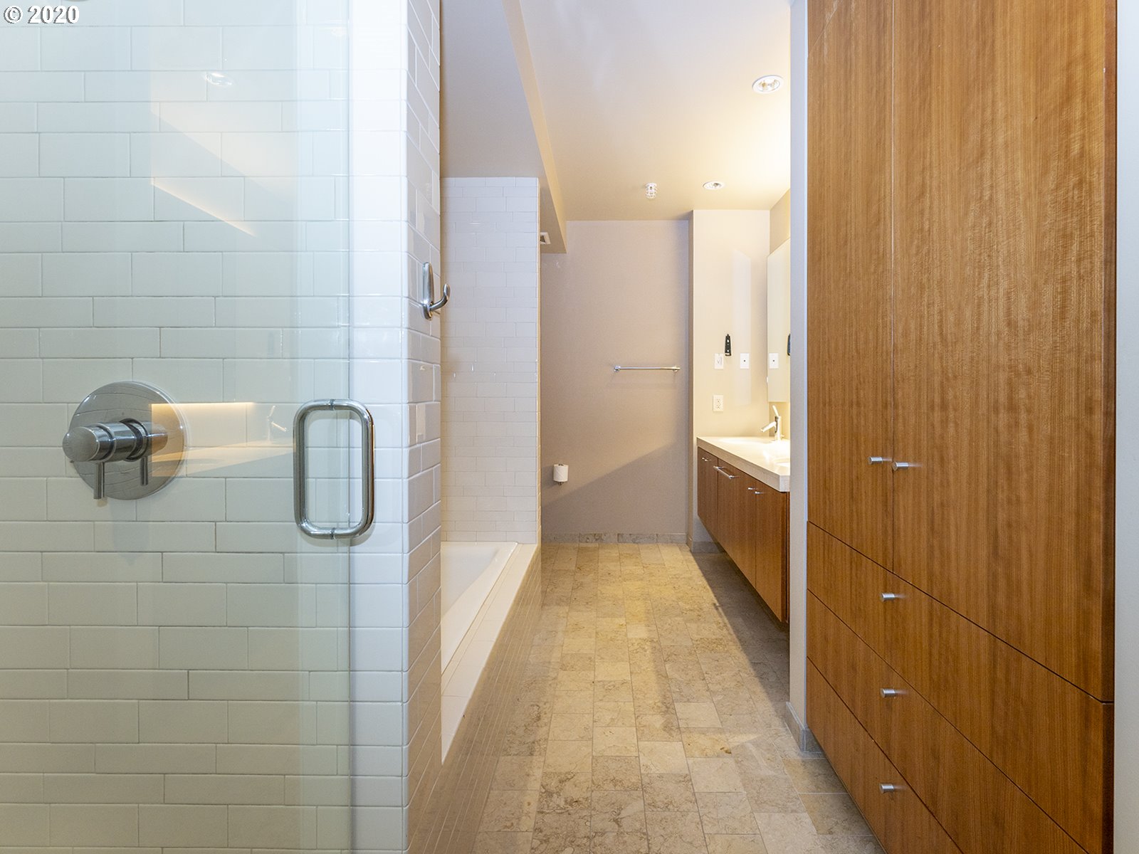 Photo #3: 20390512 Listing 