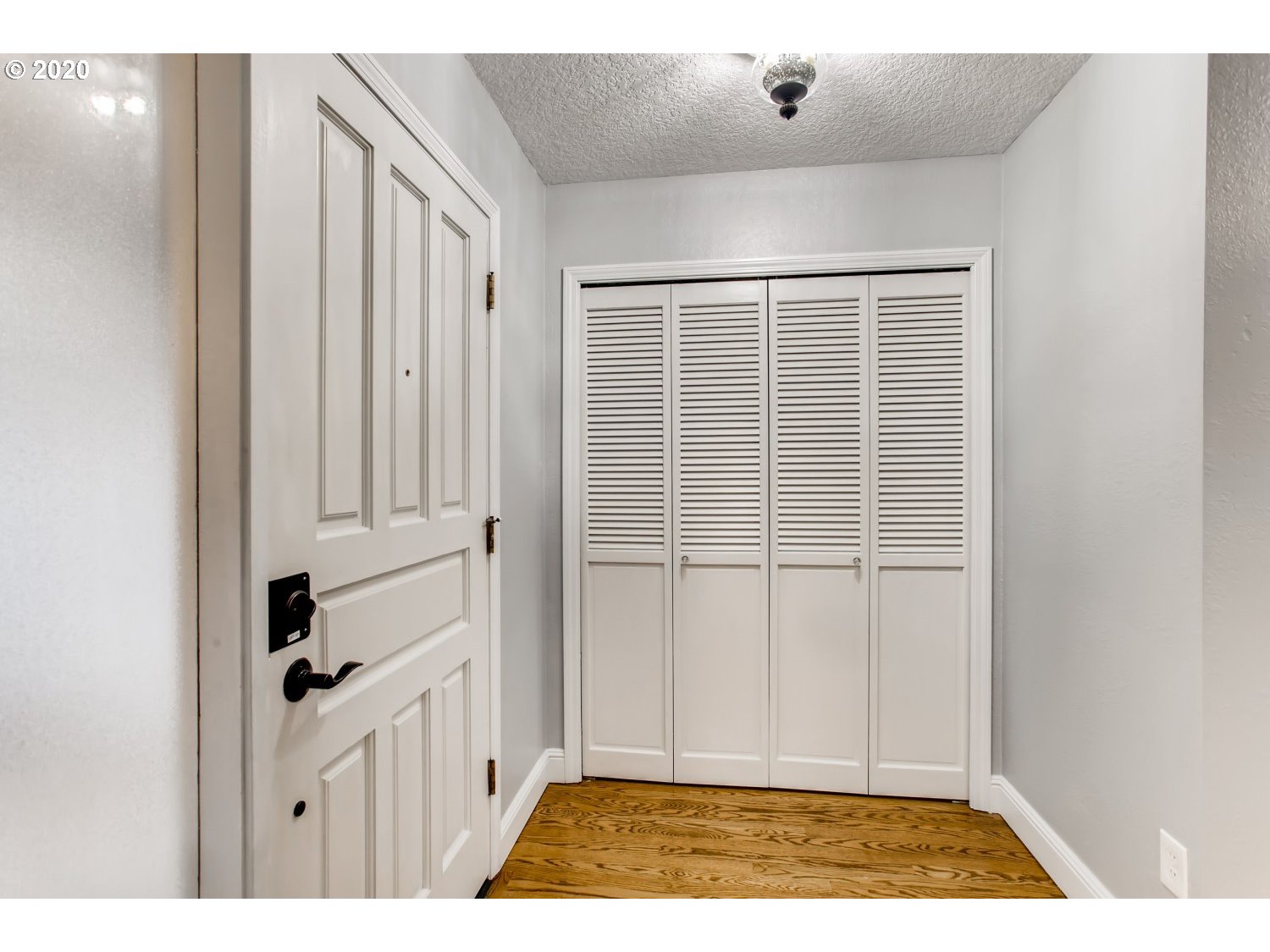 Photo #2: 20394263 Listing 