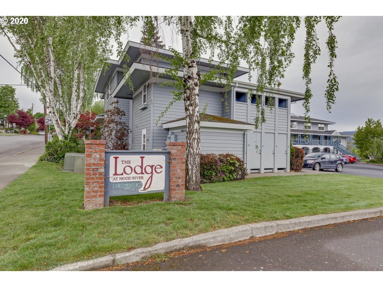 Hood River Real Estate Don Nunamaker, Realtors Homes For Sale 714 CASCADE AVE 8, Hood