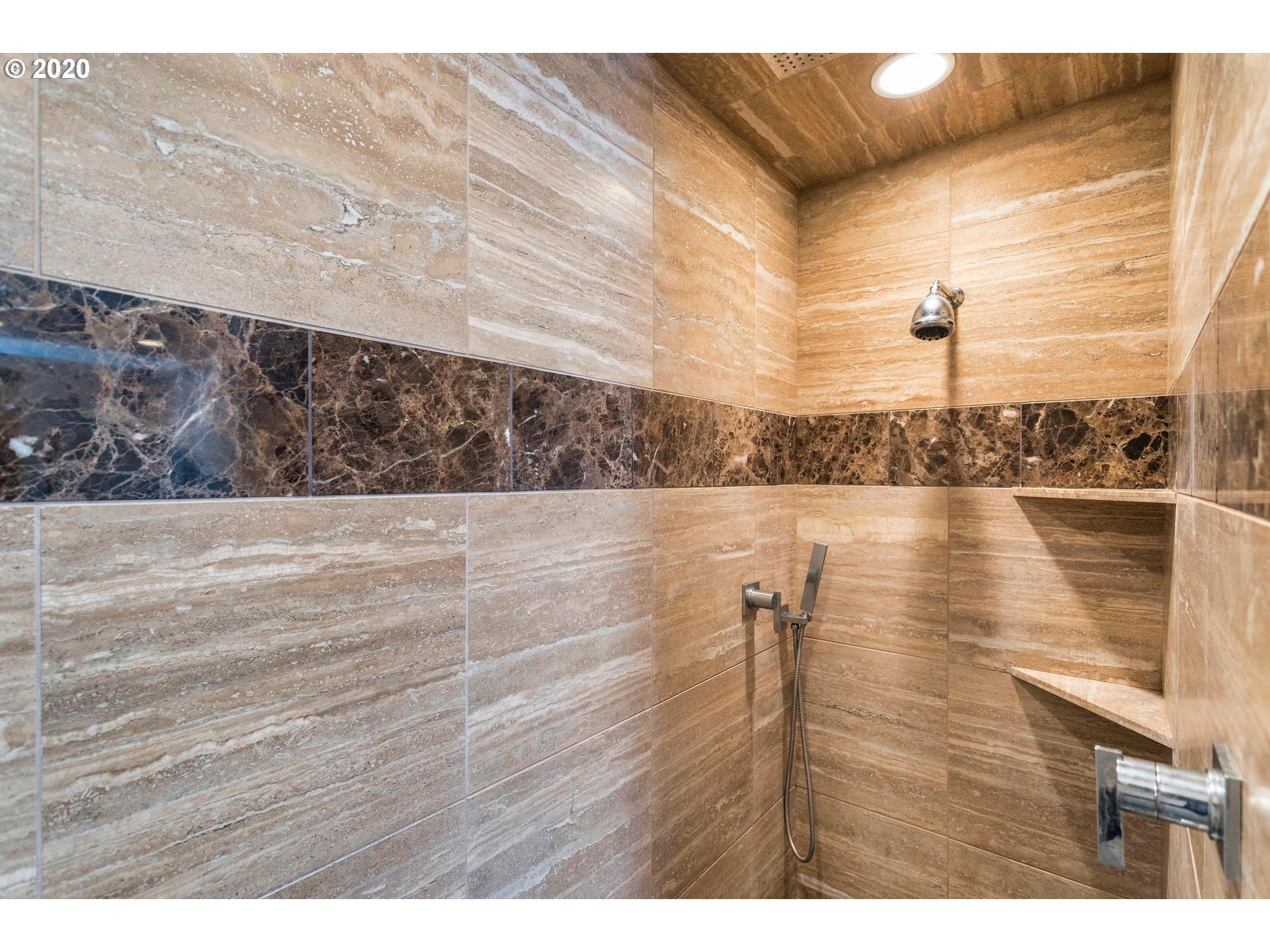 Photo #5: 20400746 Listing 