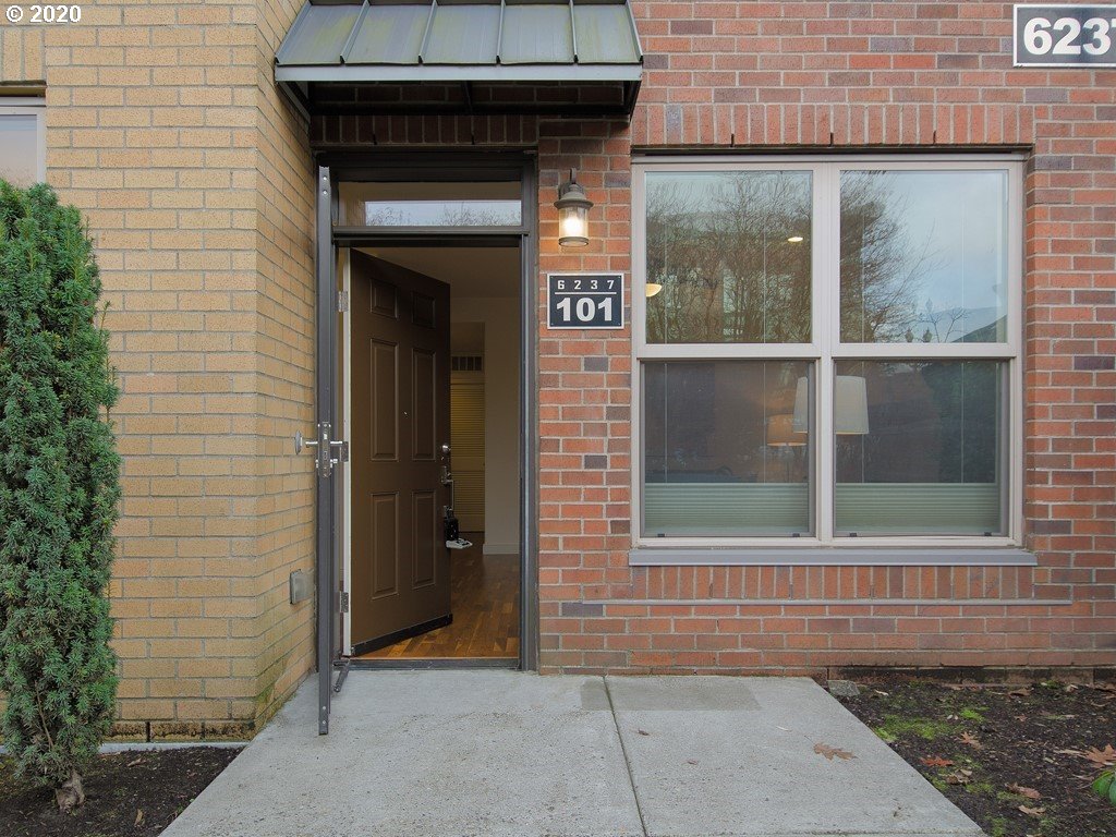 Photo #3: 20401722 Listing 