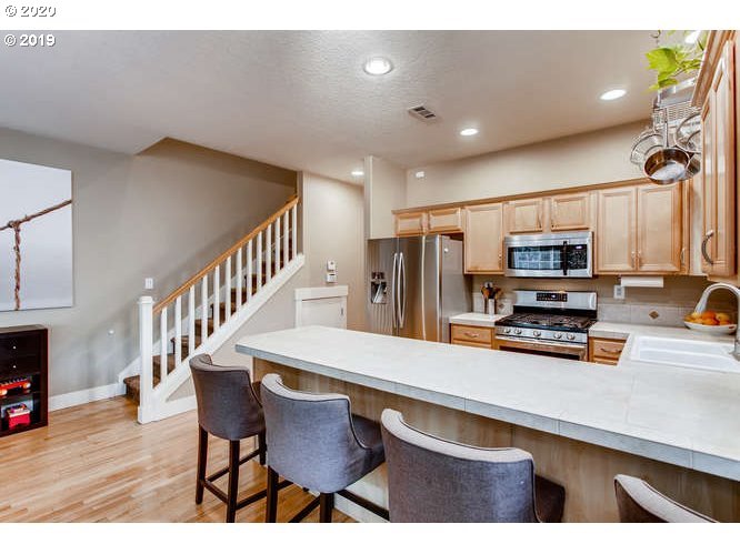 Photo #4: 20402696 Listing 