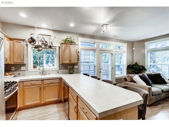 Photo #2: 20402696 Listing 