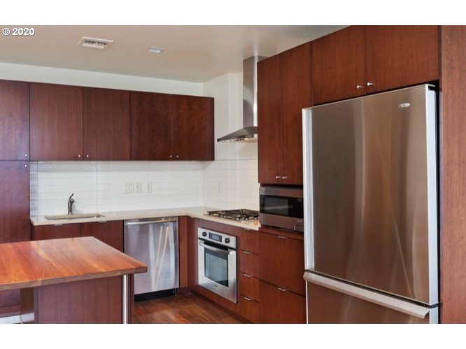 Photo #4: 20404468 Listing 