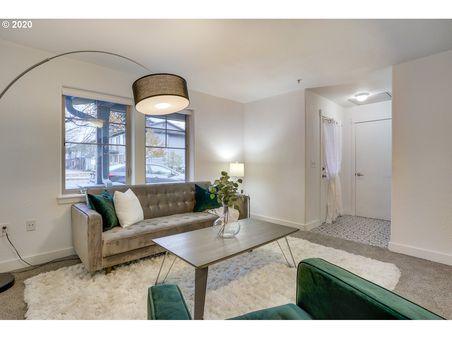 Photo #2: 20404807 Listing 
