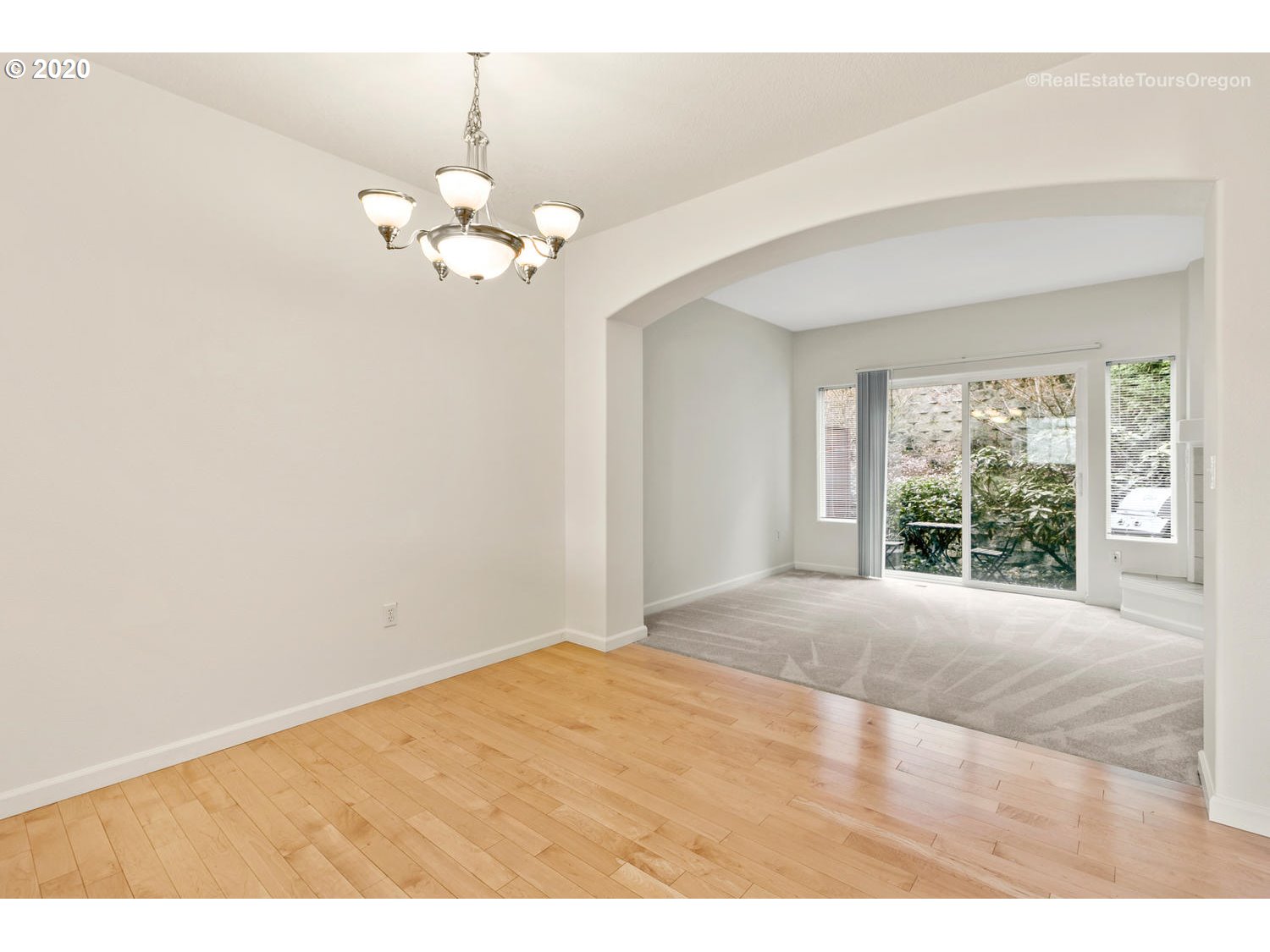 Photo #5: 20405825 Listing 