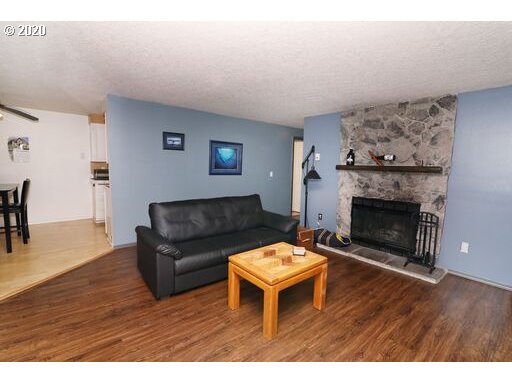 Photo #3: 20406607 Listing 