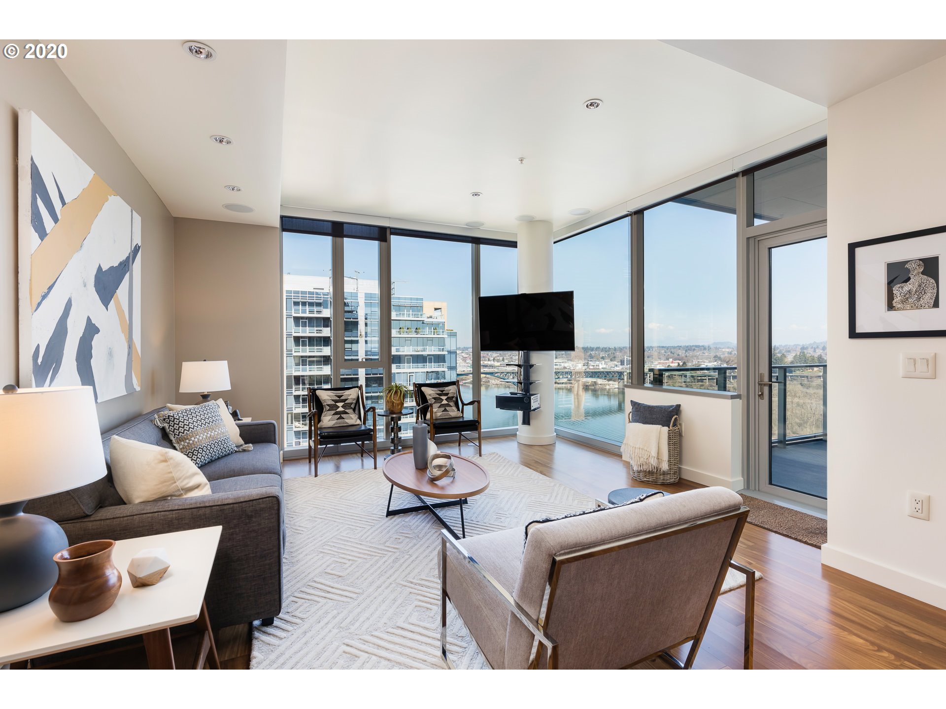 Photo #5: 20406707 Listing 