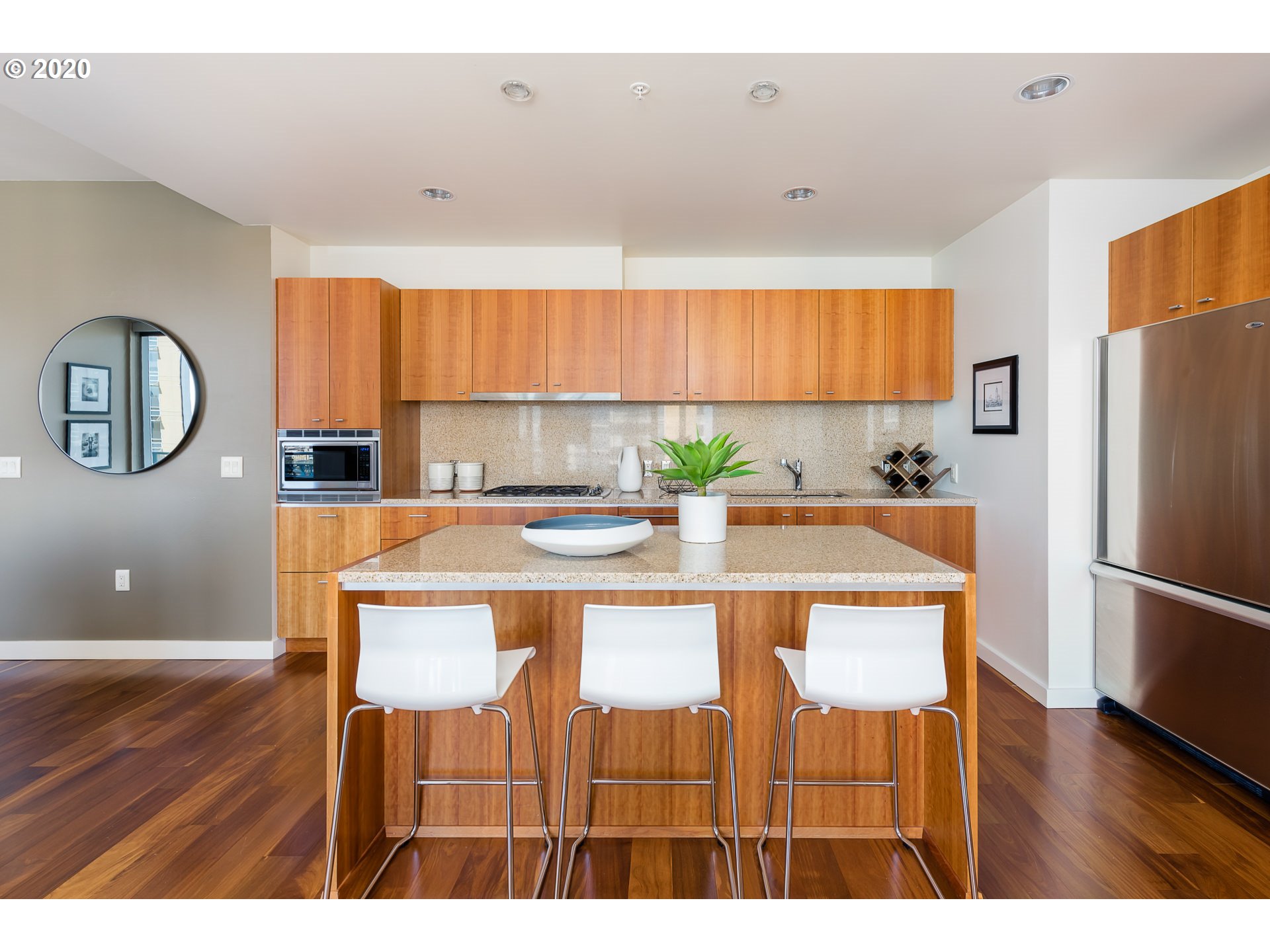 Photo #3: 20406707 Listing 