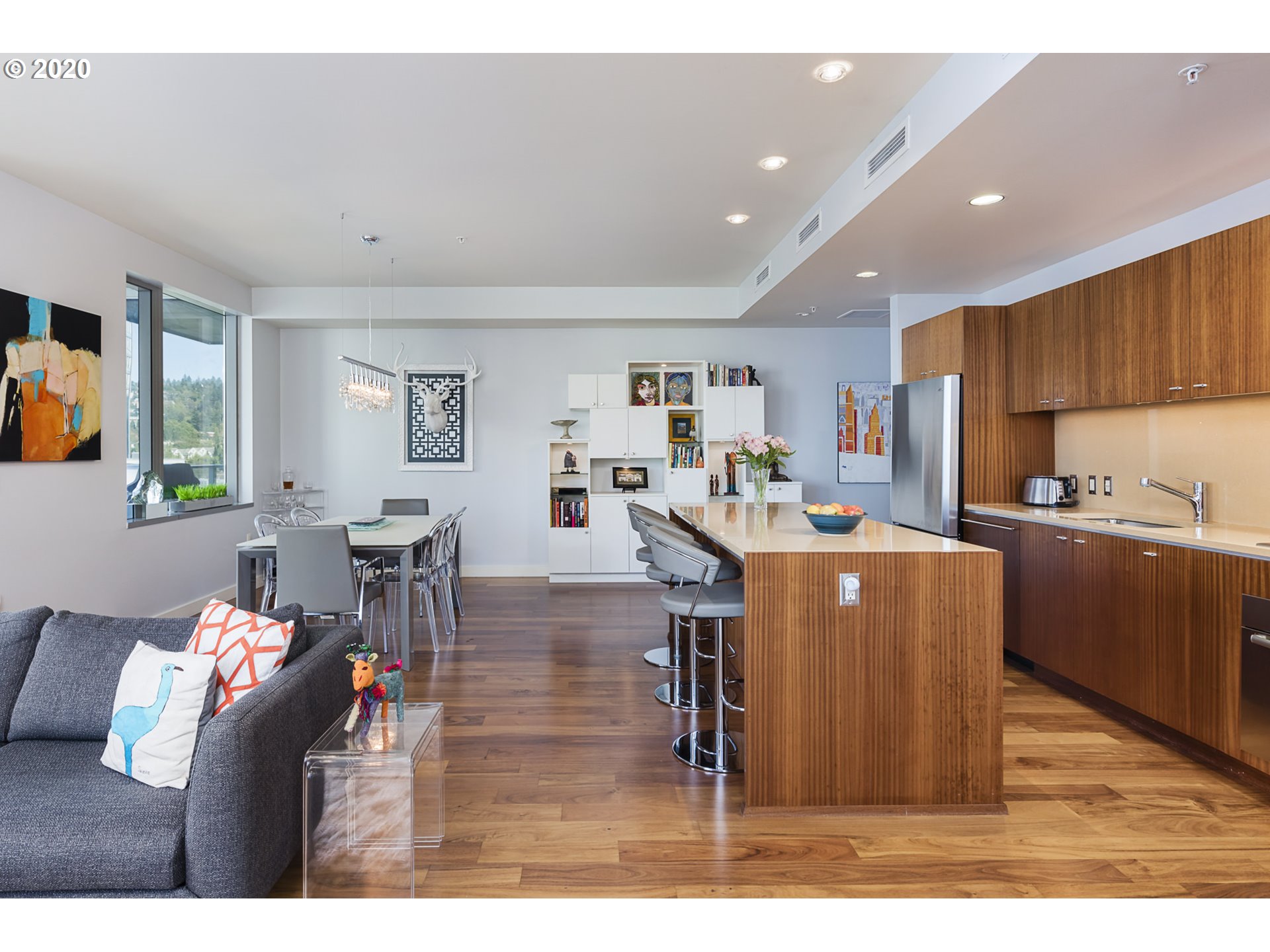 Photo #2: 20407392 Listing 