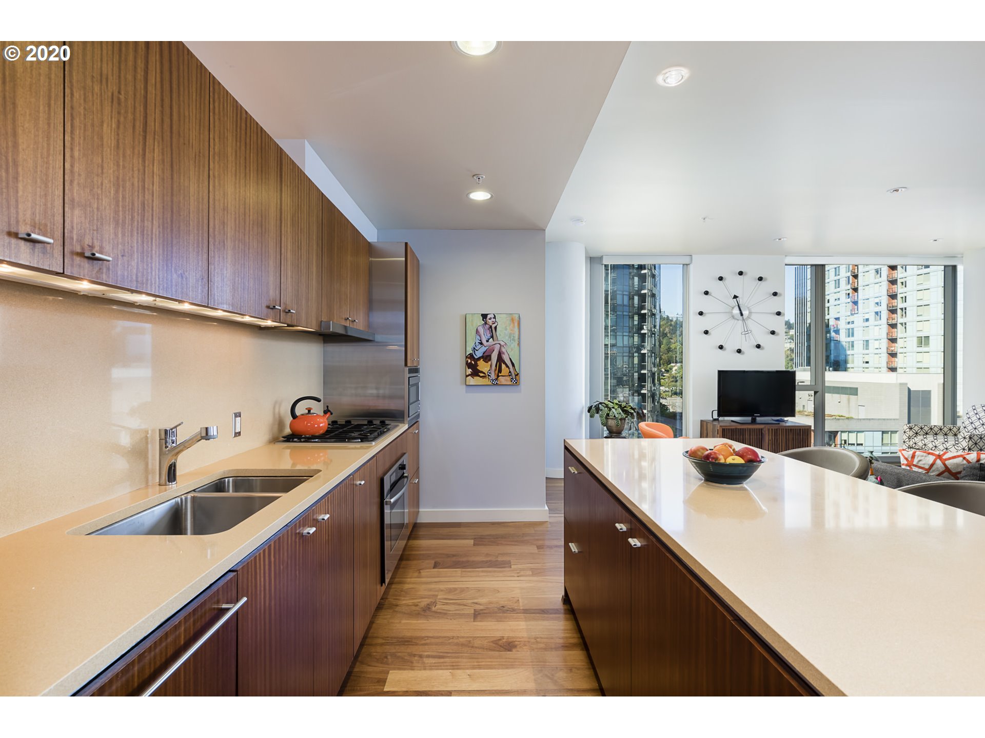 Photo #5: 20407392 Listing 