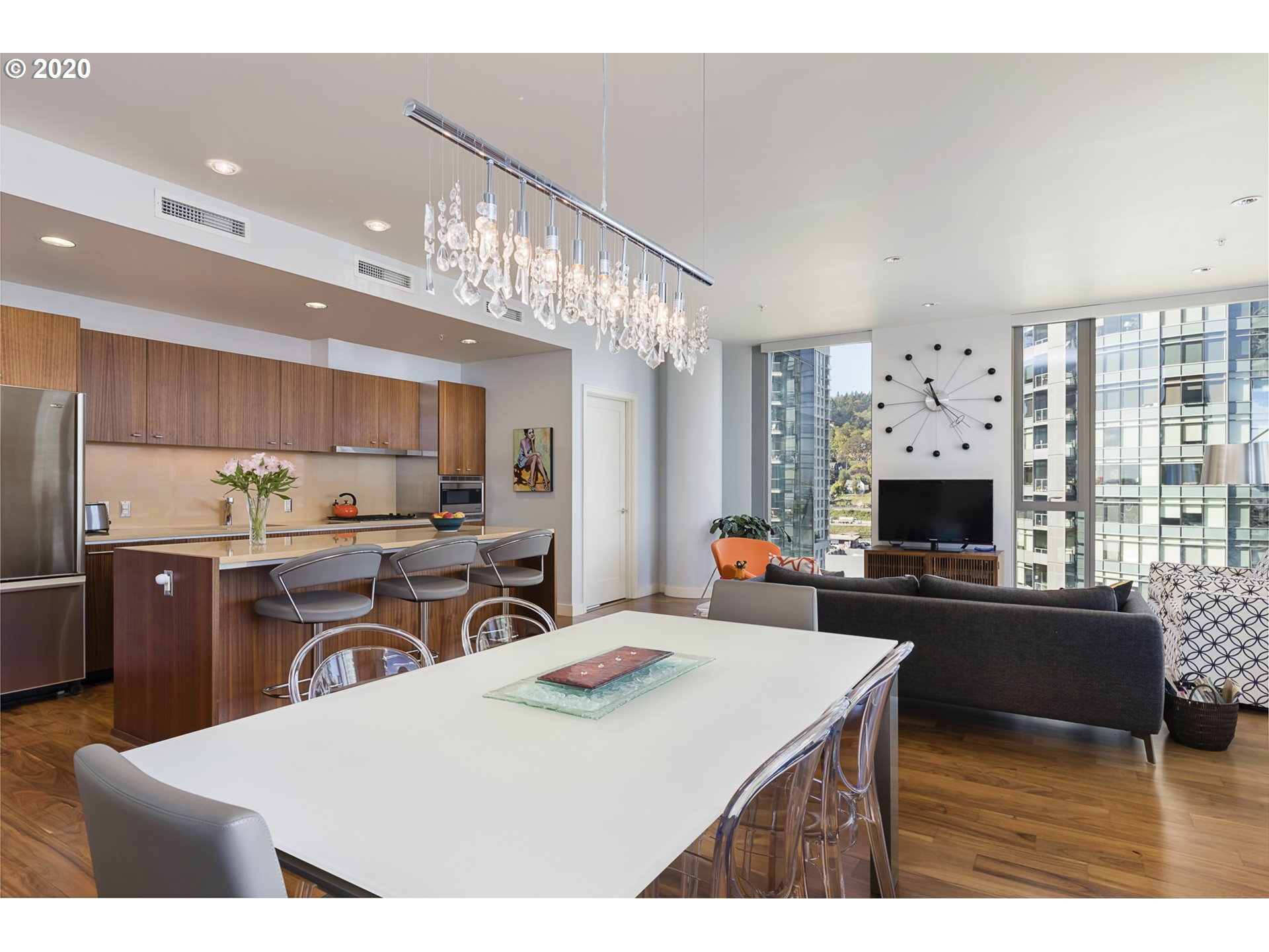 Photo #4: 20407392 Listing 