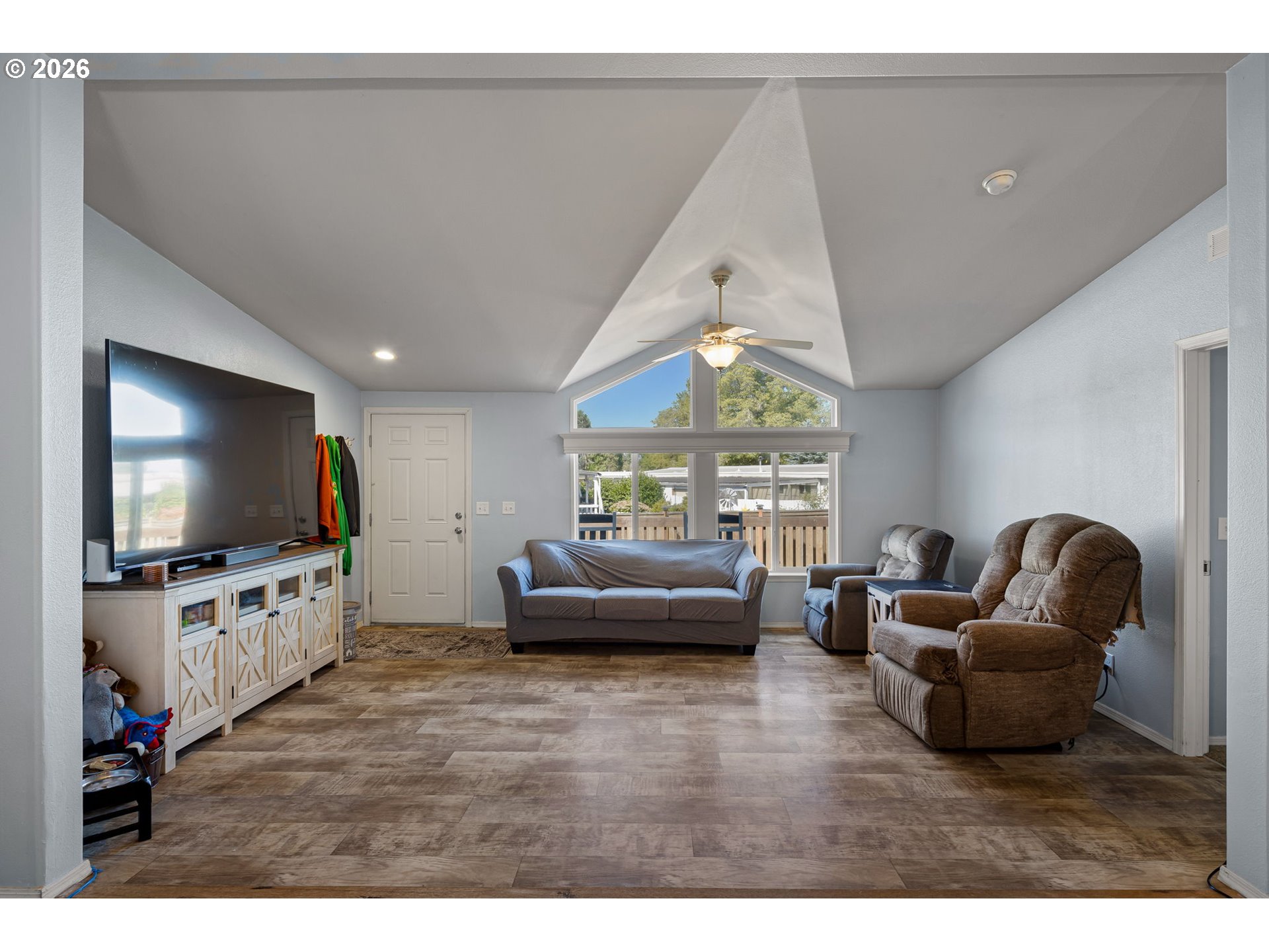 Property photo 6 of 43