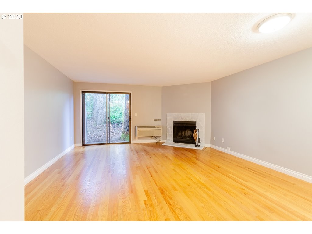 Photo #2: 20410266 Listing 