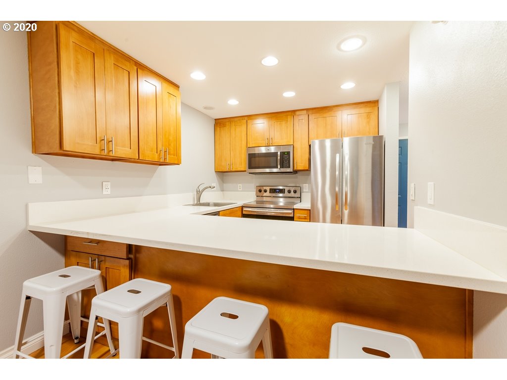 Photo #4: 20410266 Listing 