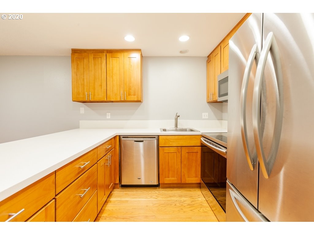 Photo #5: 20410266 Listing 