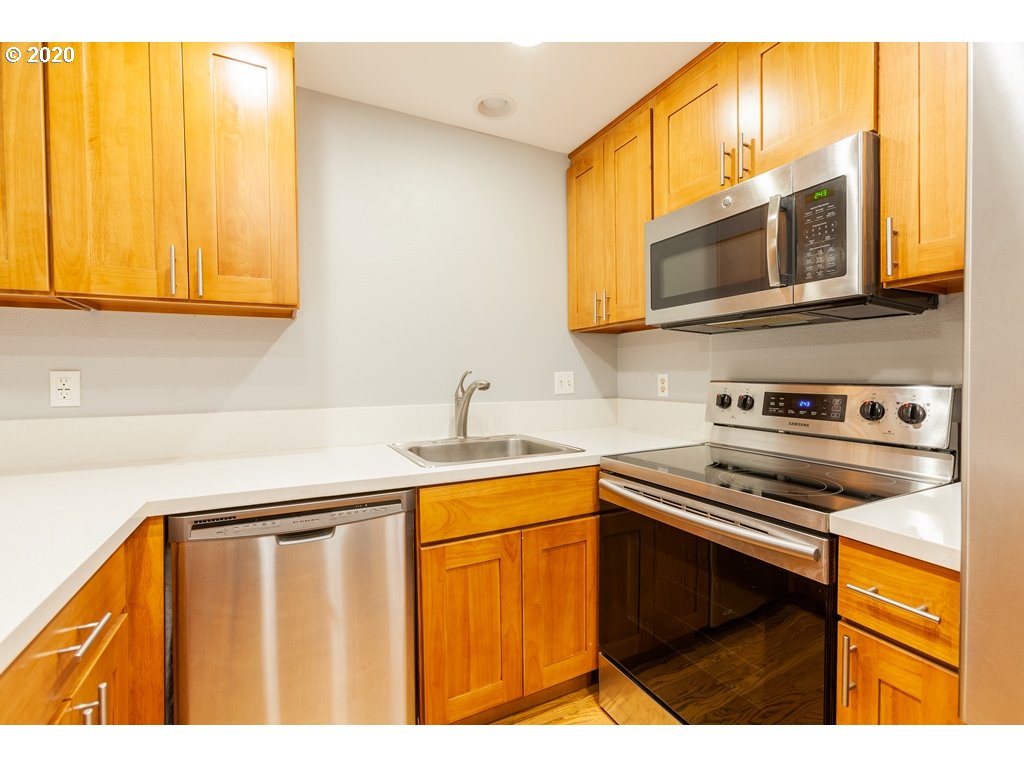 Photo #6: 20410266 Listing 