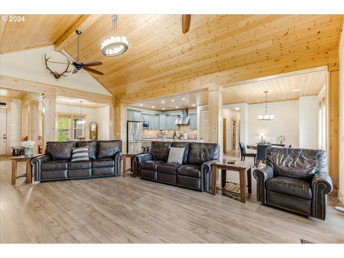 21501 SW NICHOLAS VIEW DR, Sherwood, OR, 97140