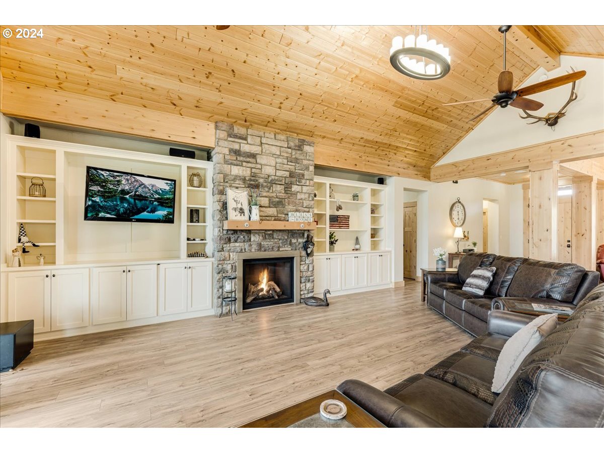21501 SW NICHOLAS VIEW DR, Sherwood, OR, 97140