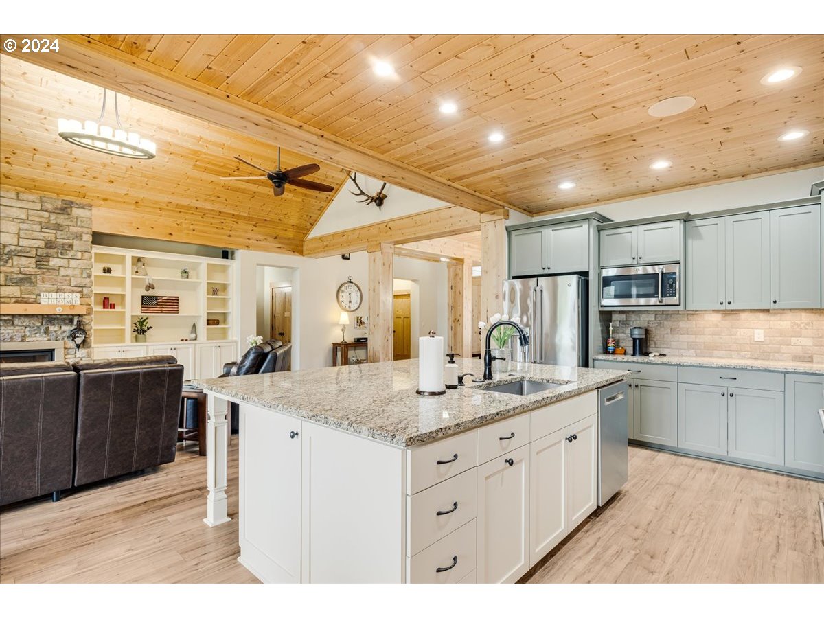 21501 SW NICHOLAS VIEW DR, Sherwood, OR, 97140