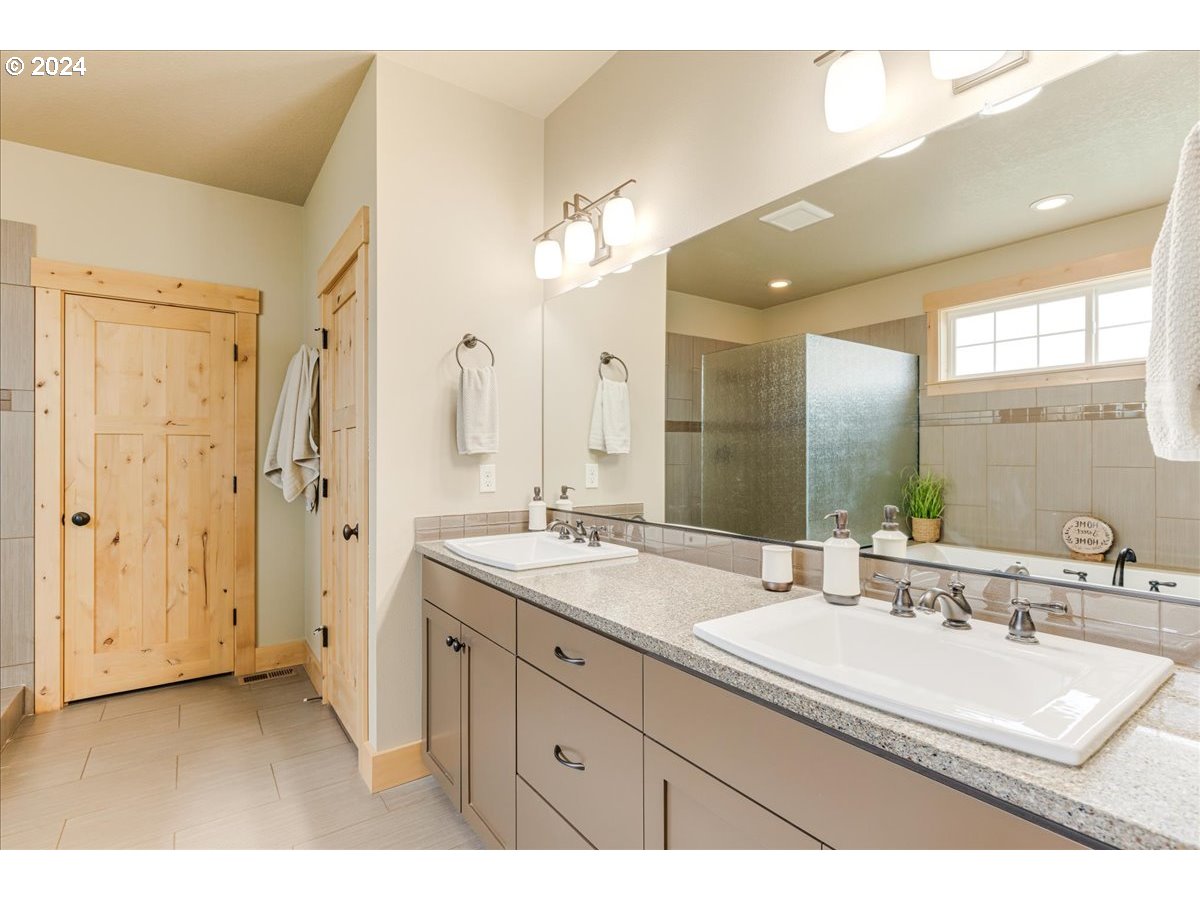 21501 SW NICHOLAS VIEW DR, Sherwood, OR, 97140