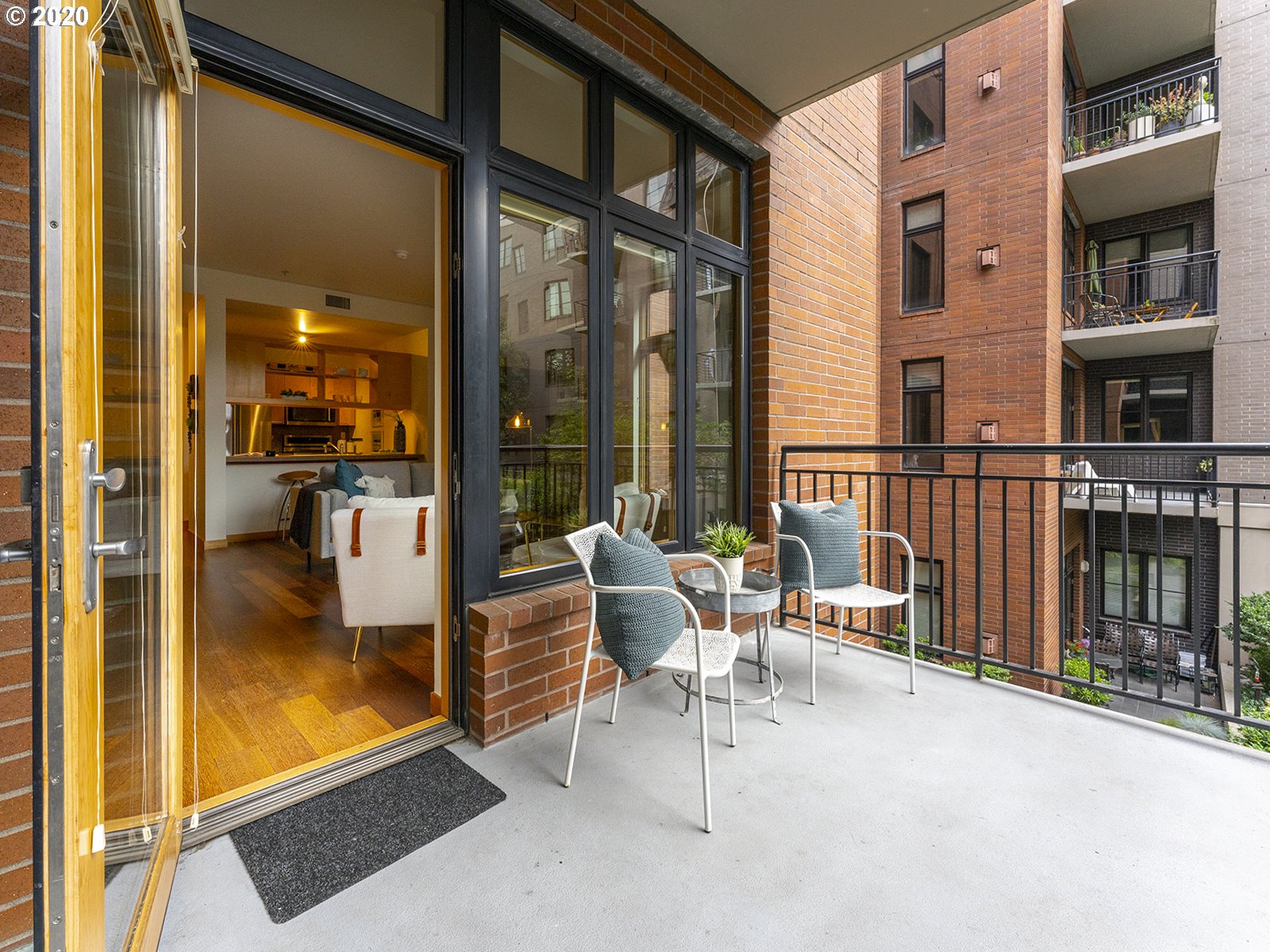 Photo #4: 20413945 Listing 