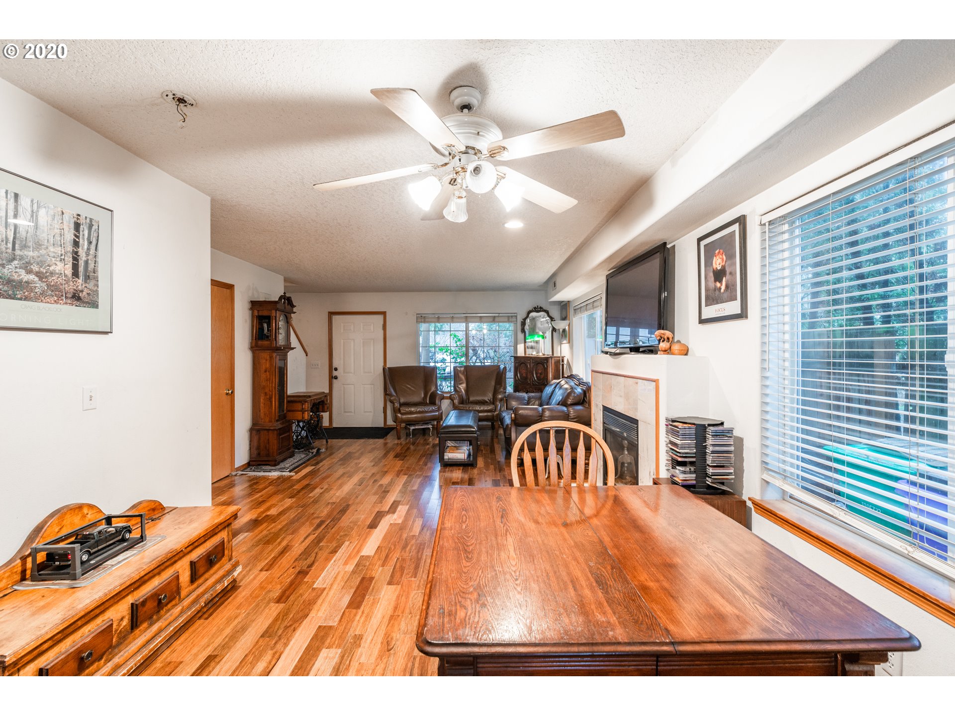 Photo #2: 20415773 Listing 