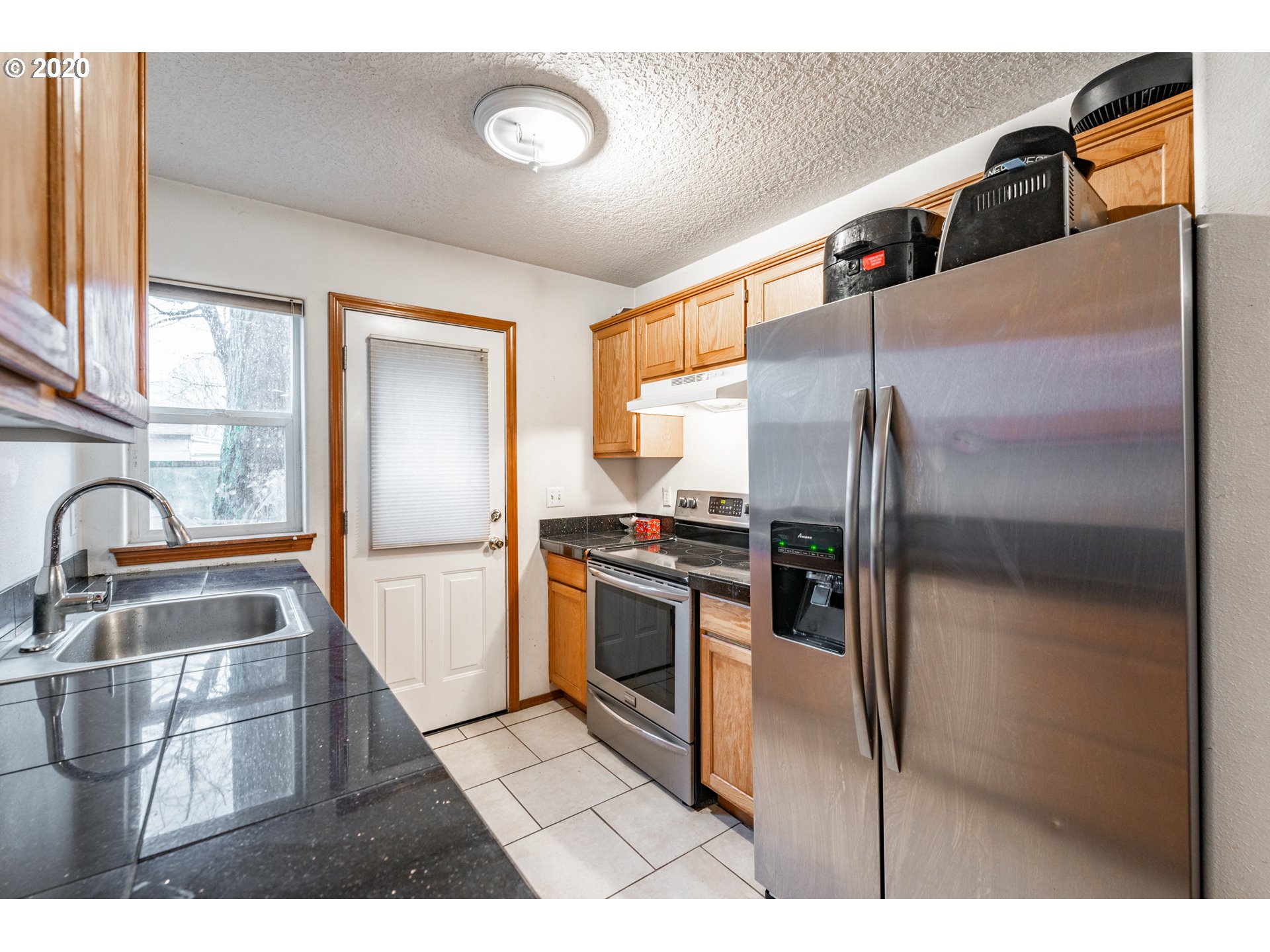 Photo #4: 20415773 Listing 