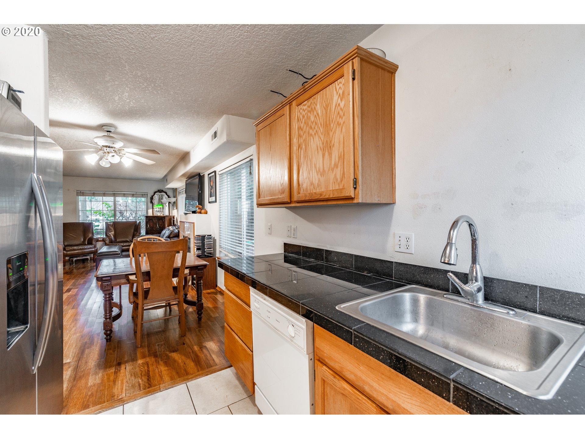 Photo #5: 20415773 Listing 