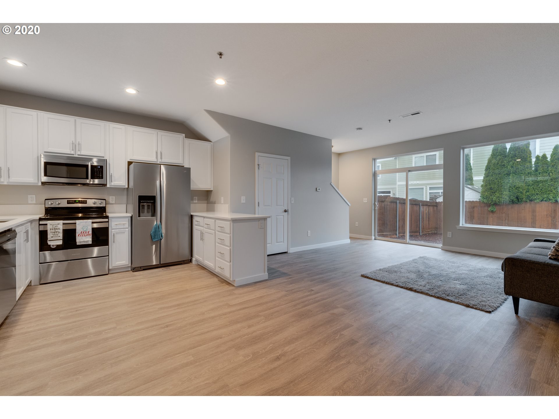 Photo #4: 20418021 Listing 