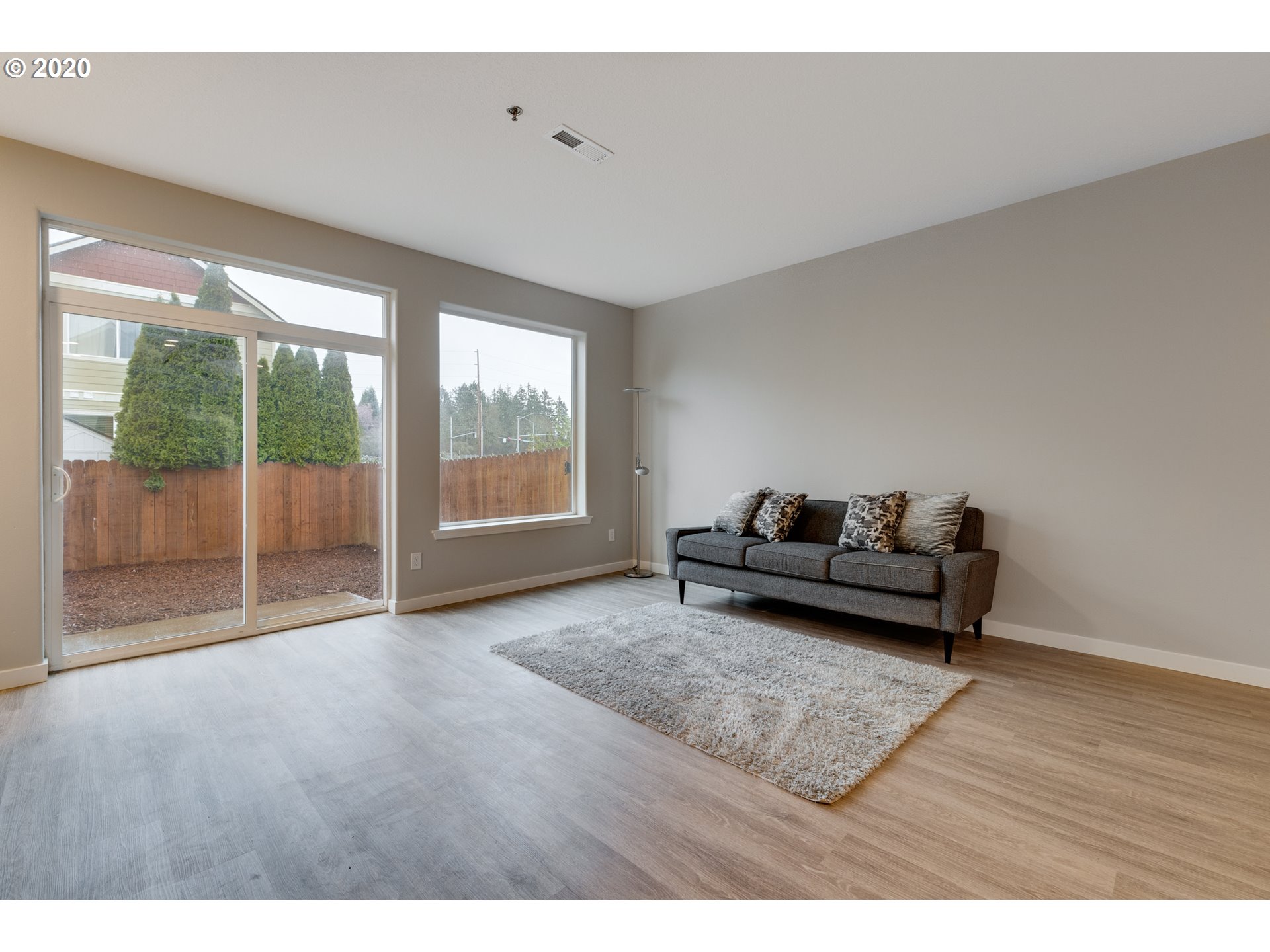 Photo #5: 20418021 Listing 