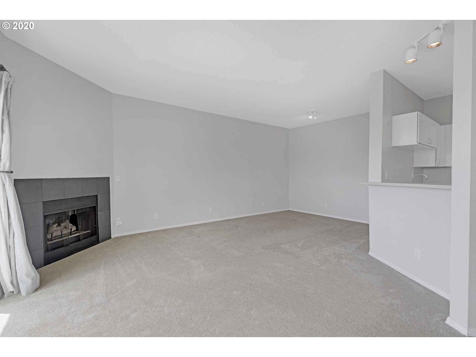 Photo #6: 20421640 Listing 