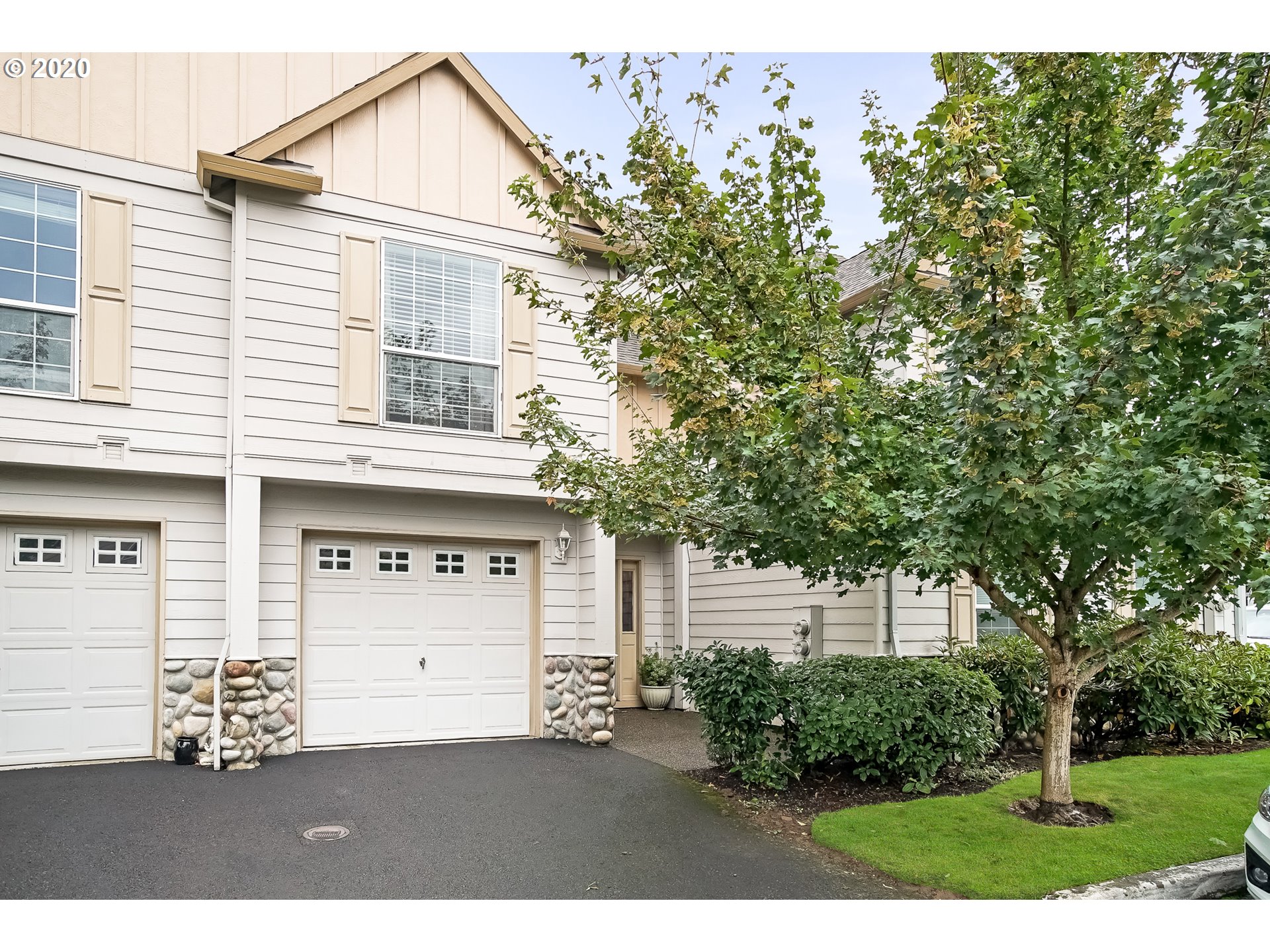 Photo #2: 20424338 Listing 