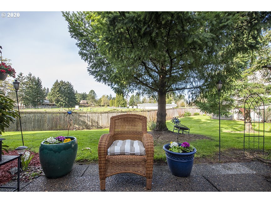 Photo #5: 20424383 Listing 