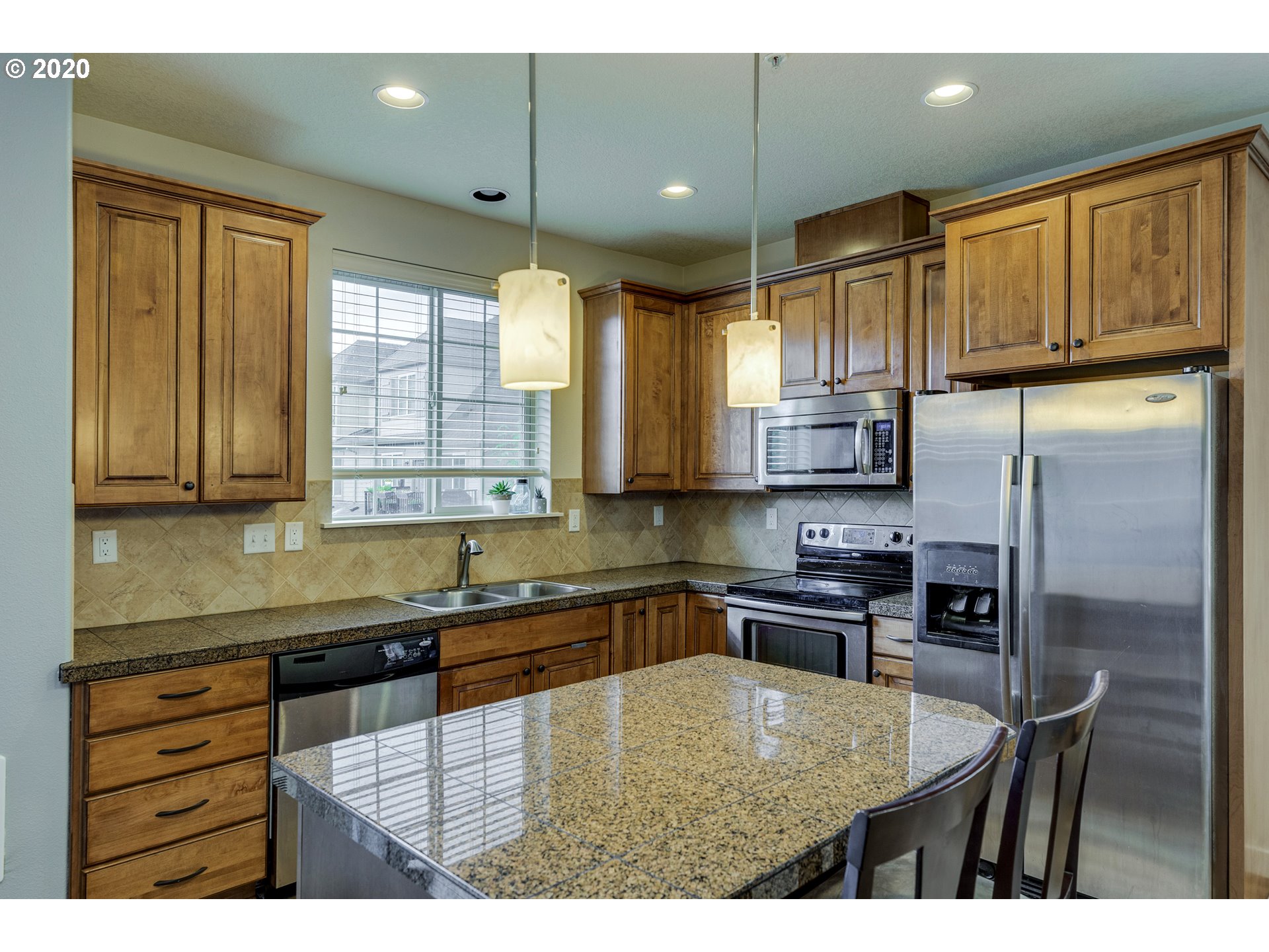 Photo #5: 20426047 Listing 