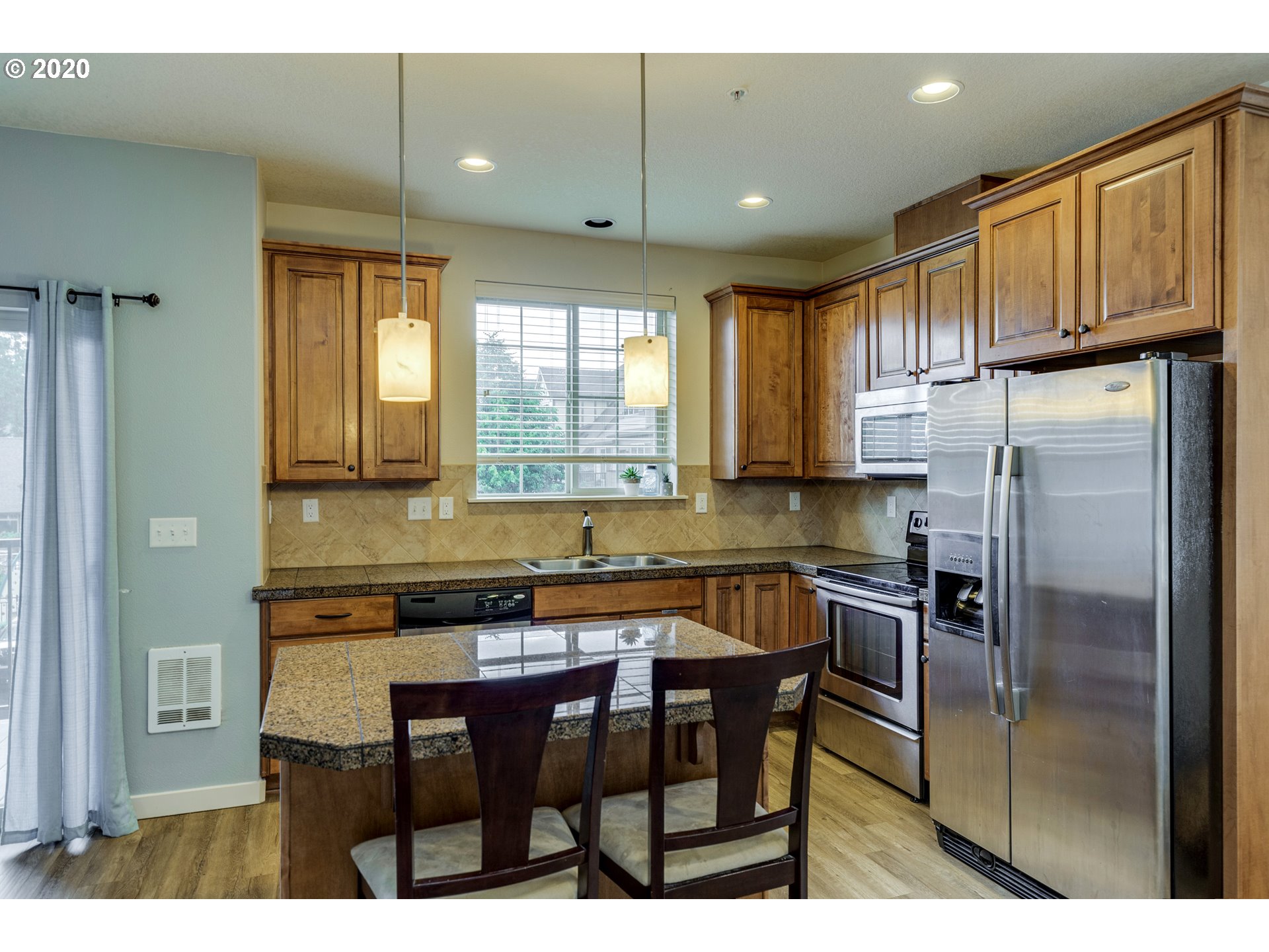 Photo #6: 20426047 Listing 