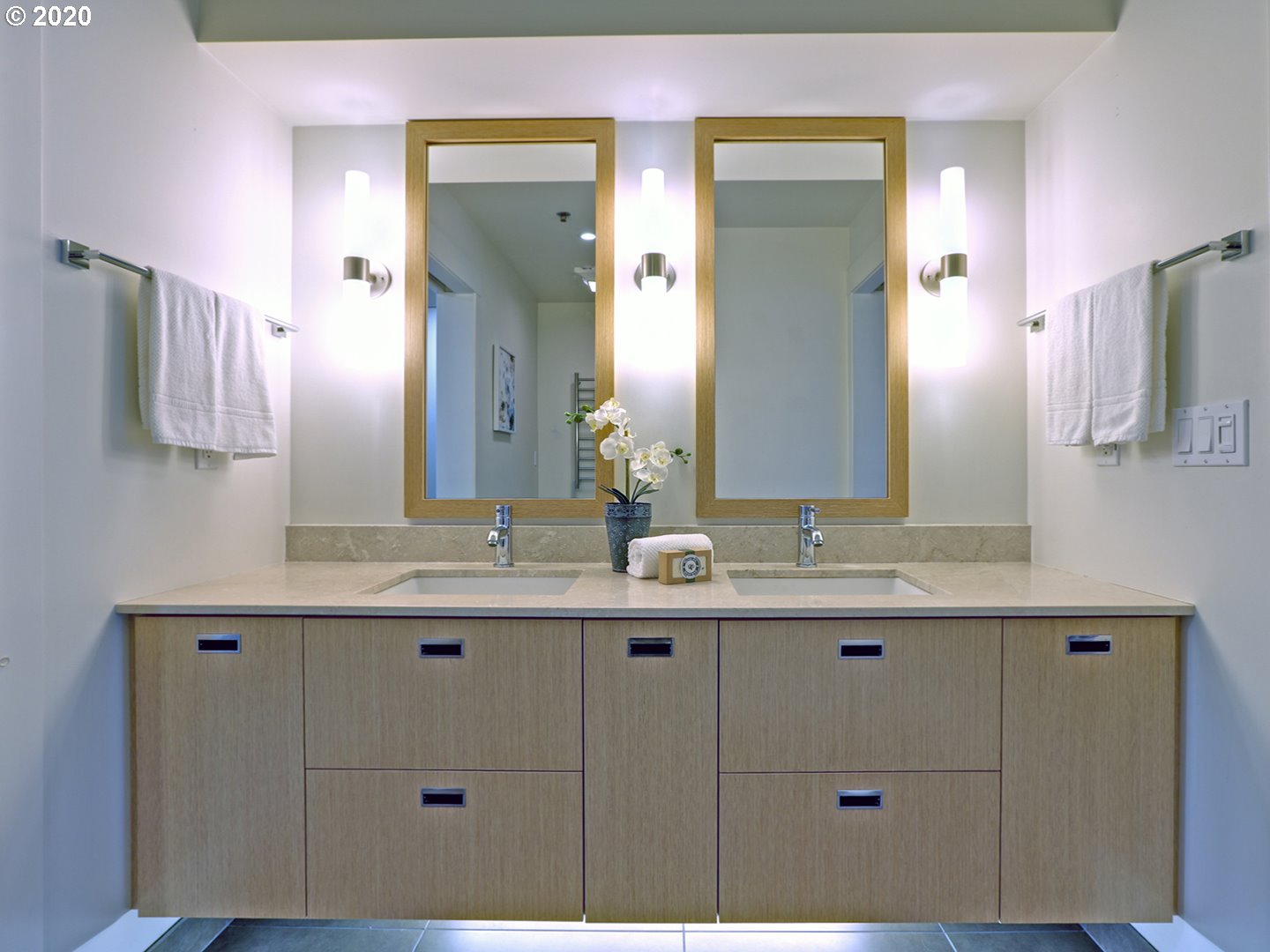 Photo #2: 20430020 Listing 