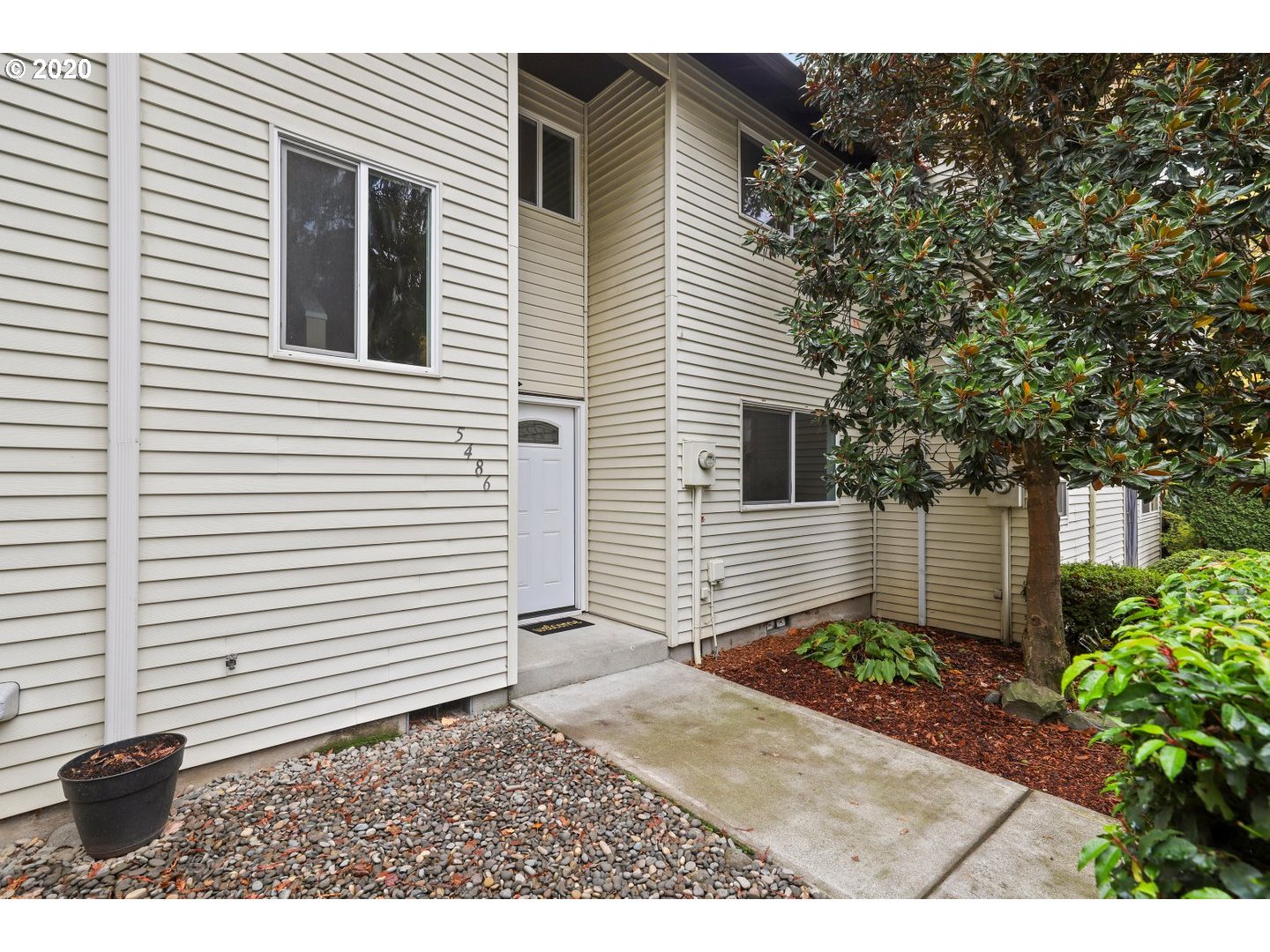 Photo #3: 20430779 Listing 