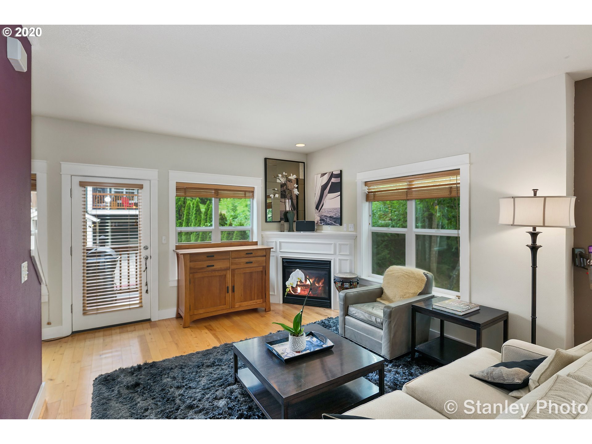 Photo #2: 20431175 Listing 