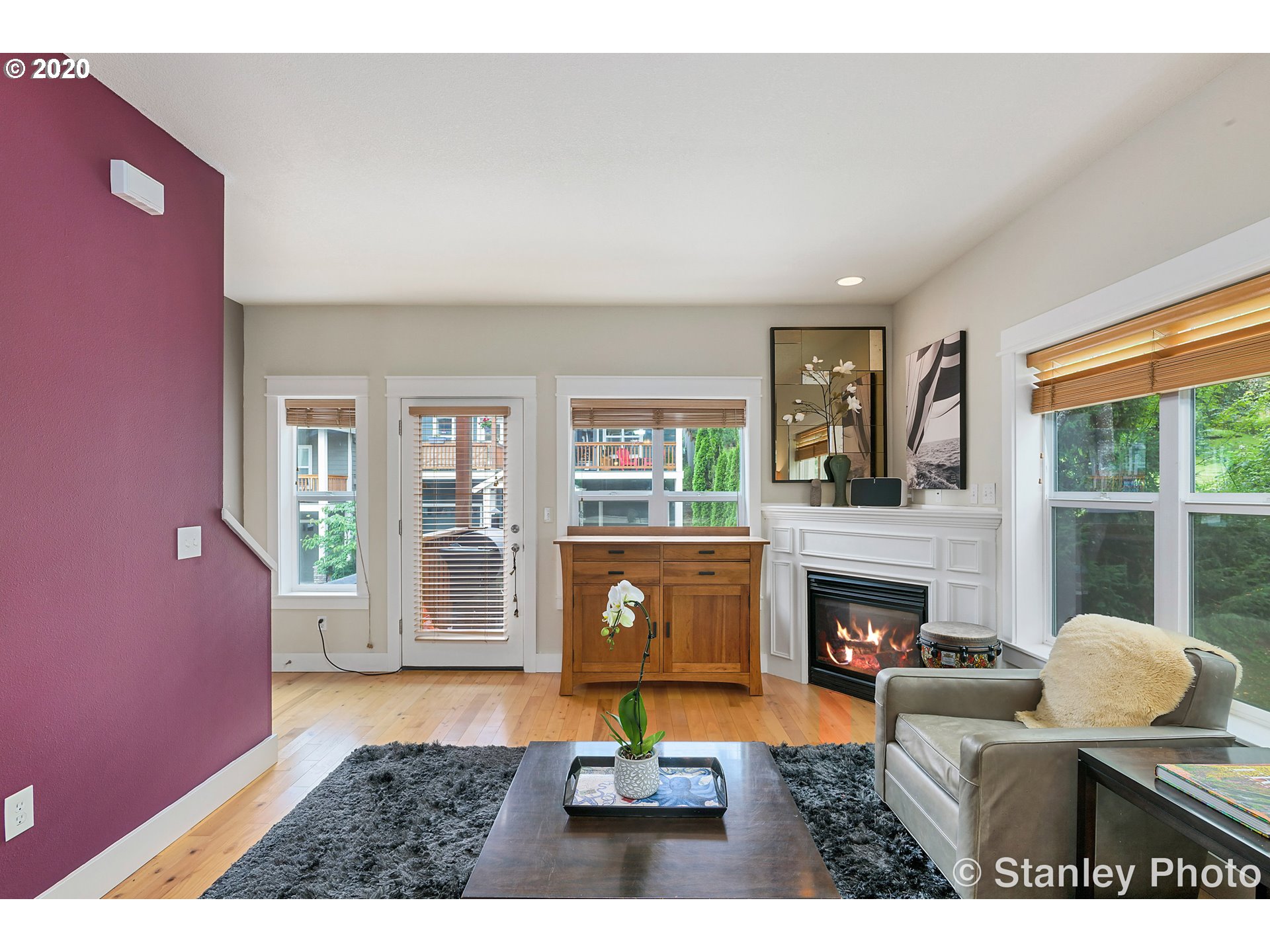 Photo #3: 20431175 Listing 