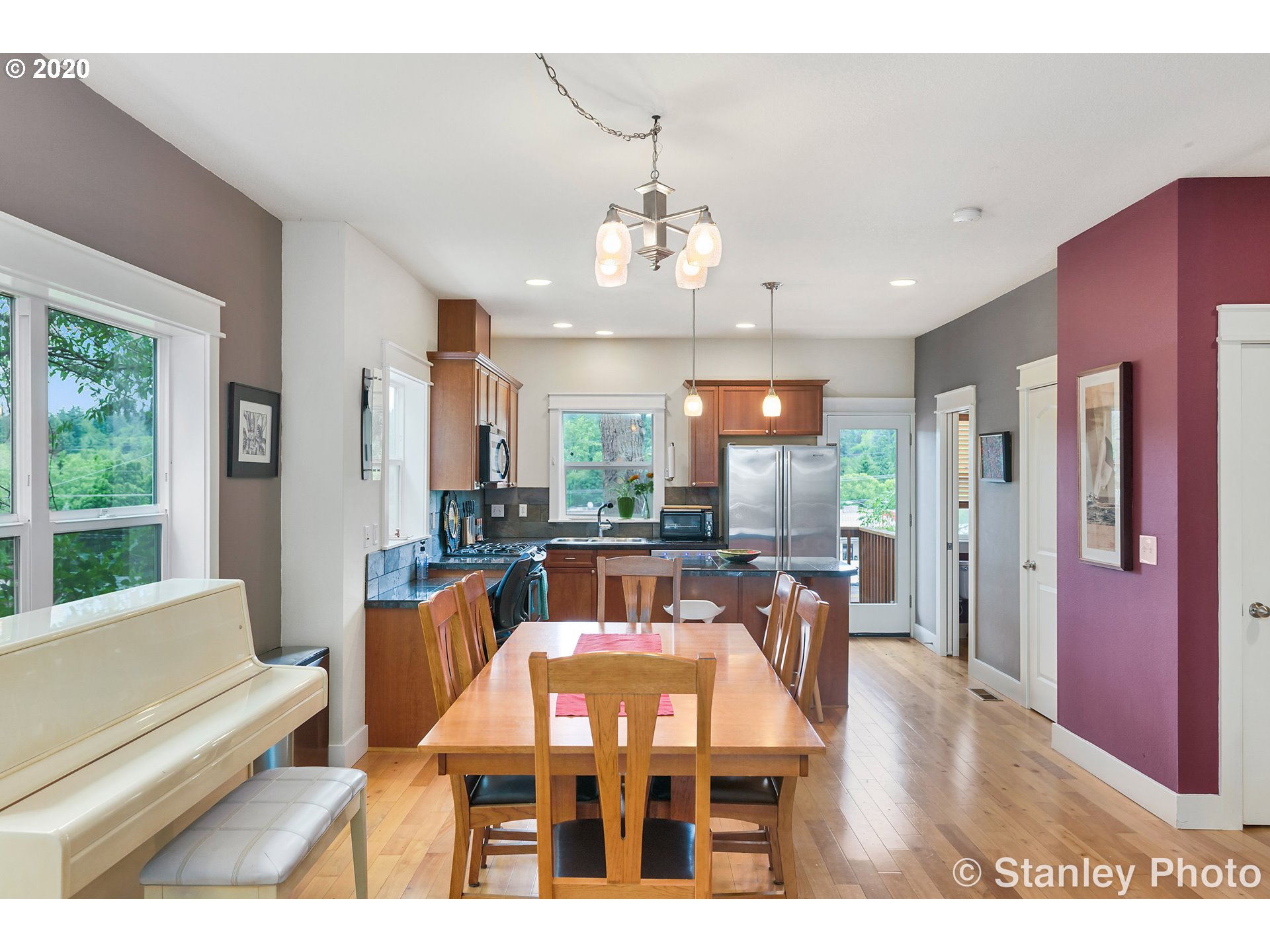 Photo #6: 20431175 Listing 