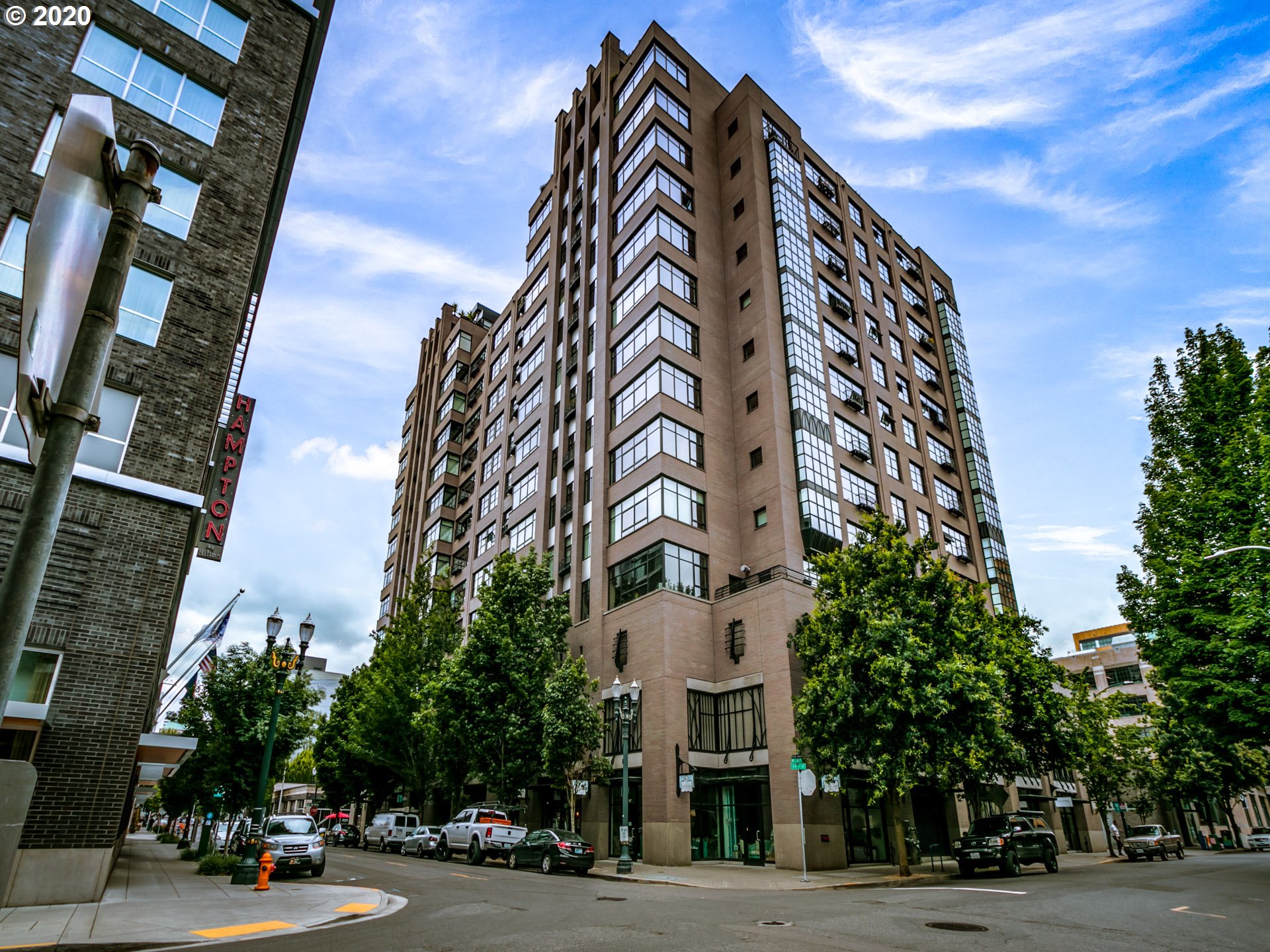 Photo #2: 20431307 Listing 