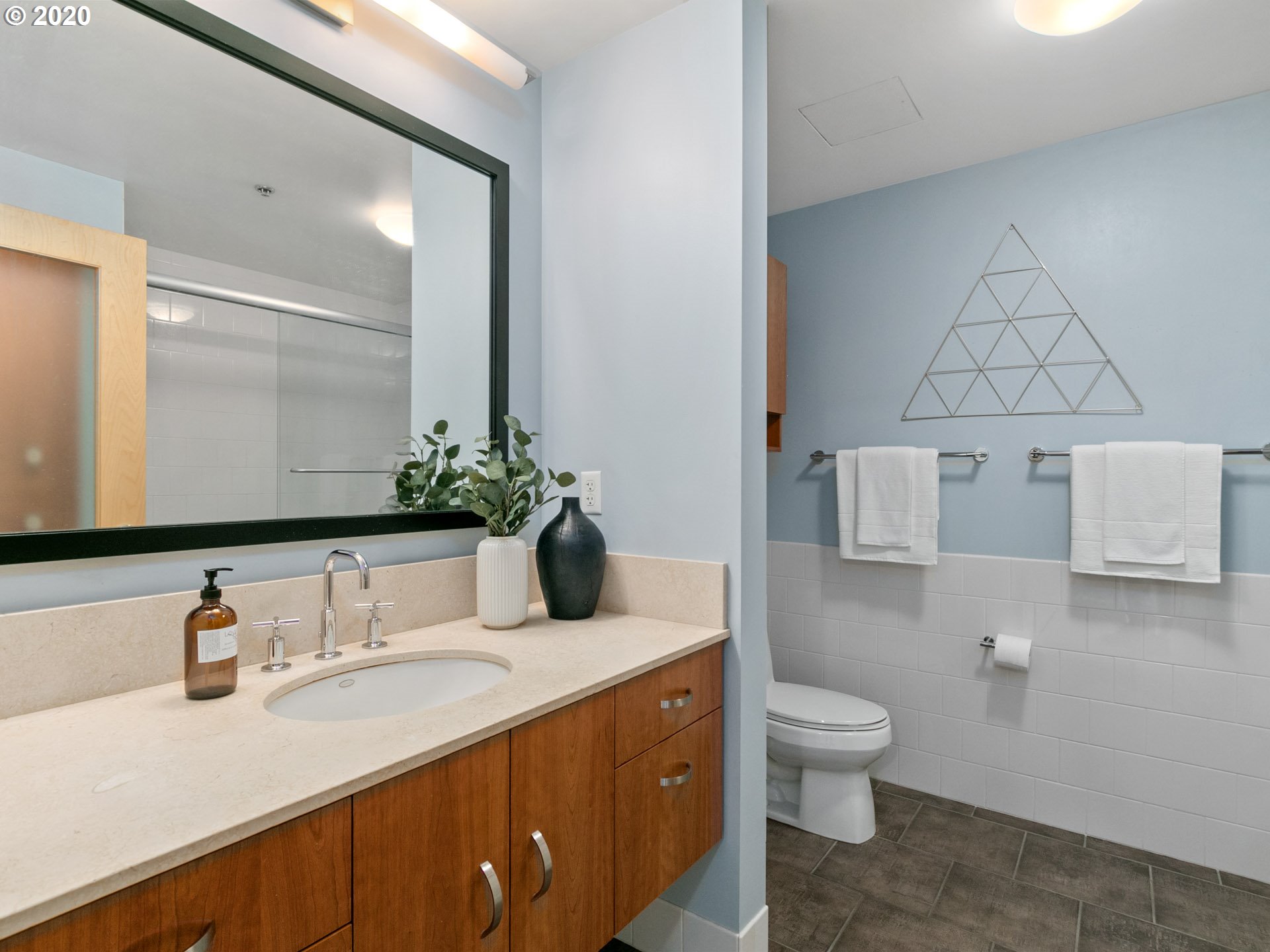 Photo #6: 20431307 Listing 