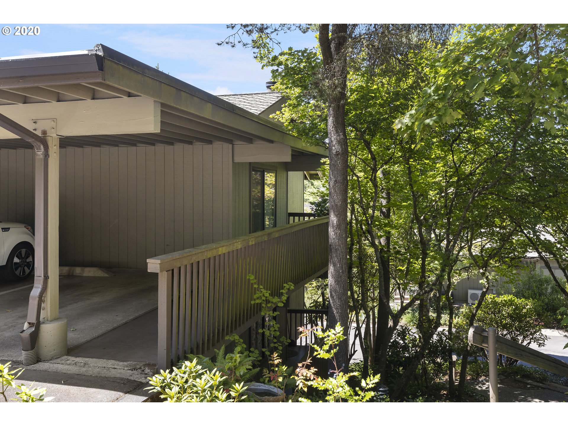 Photo #3: 20431383 Listing 