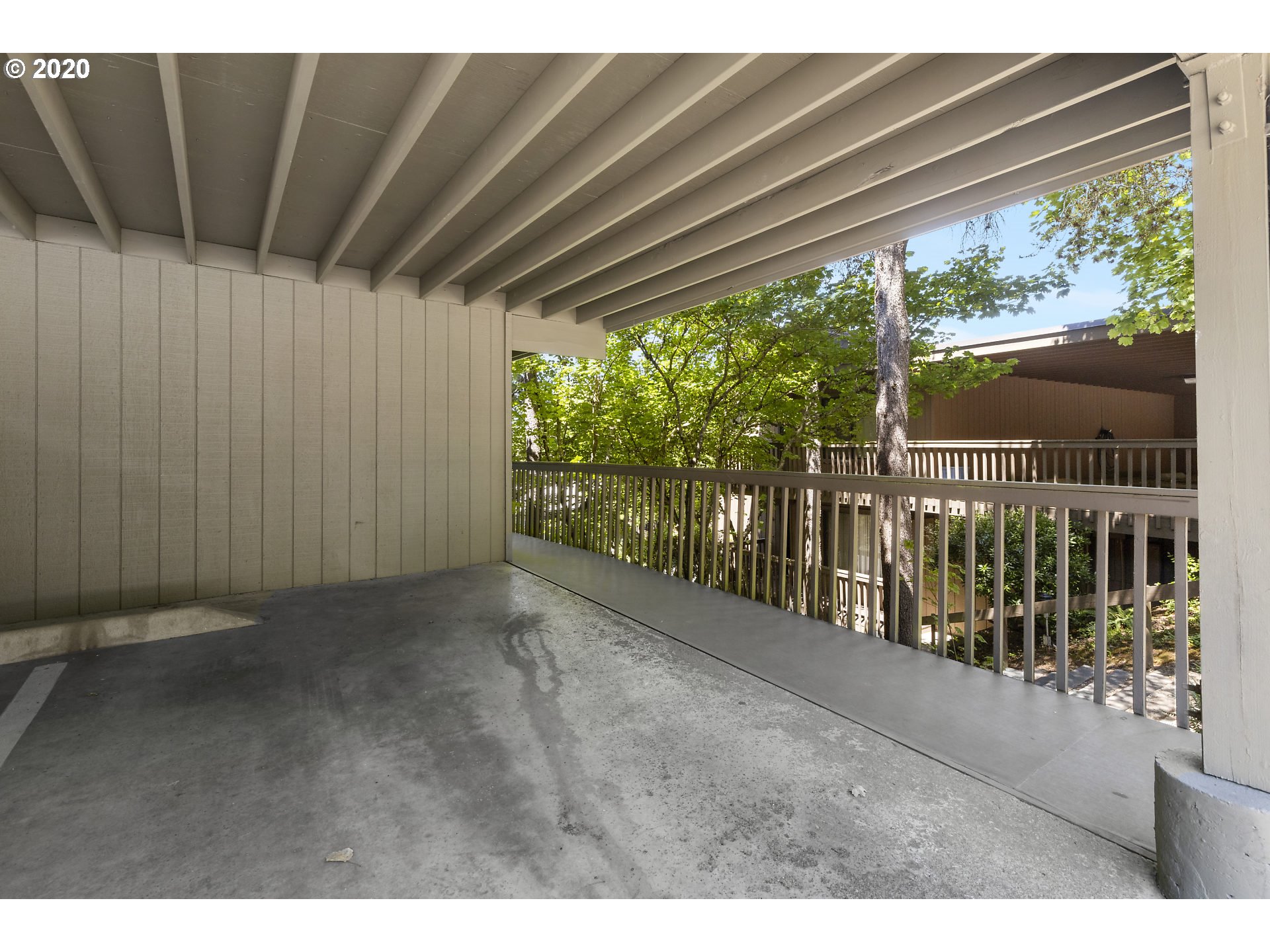 Photo #2: 20431383 Listing 