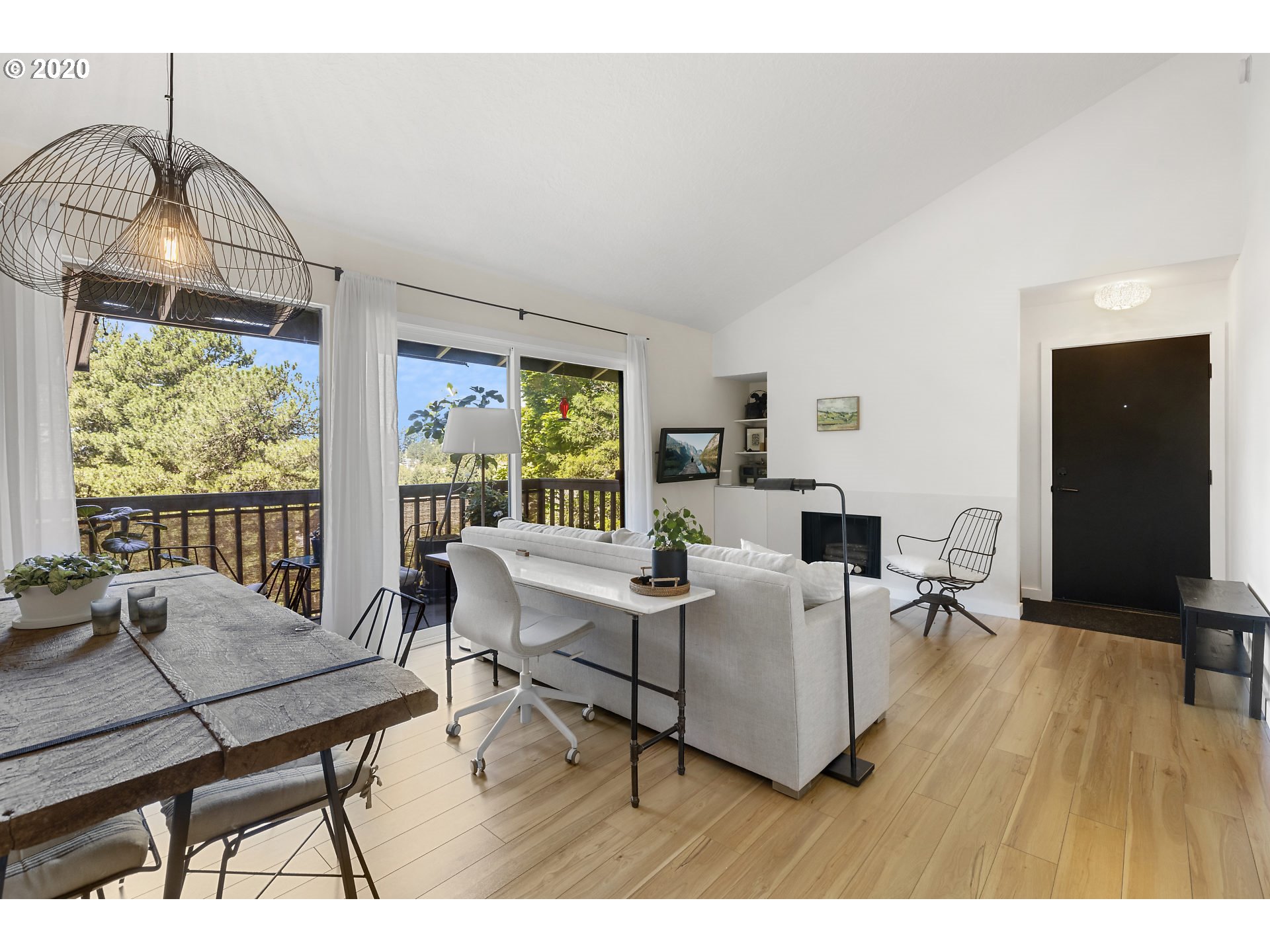 Photo #5: 20431383 Listing 