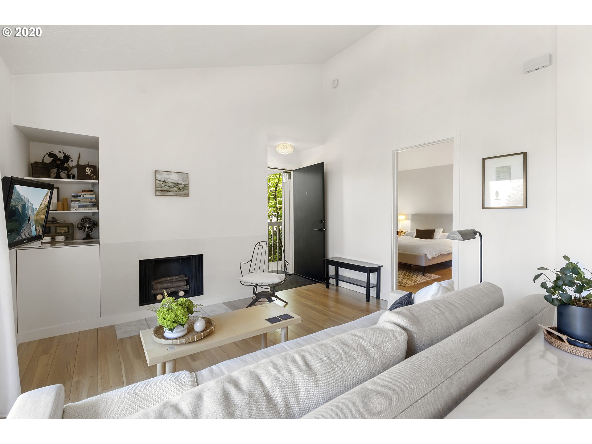 Photo #6: 20431383 Listing 