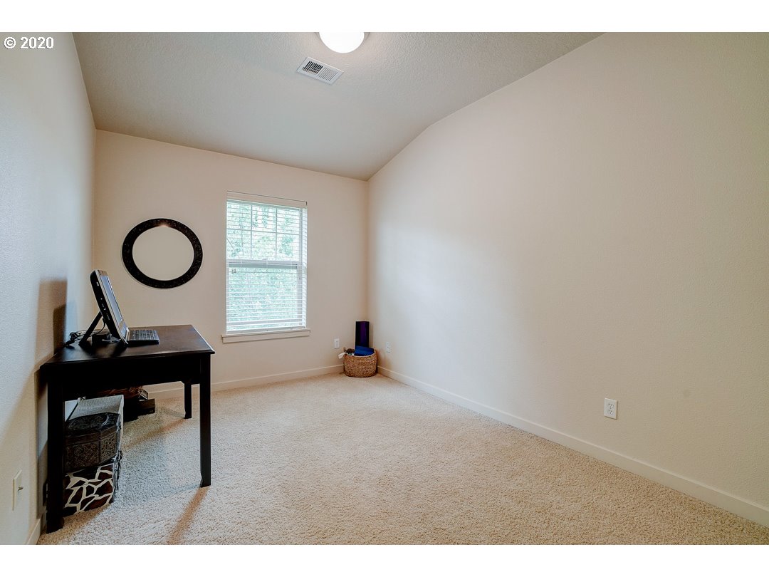 Photo #6: 20431990 Listing 